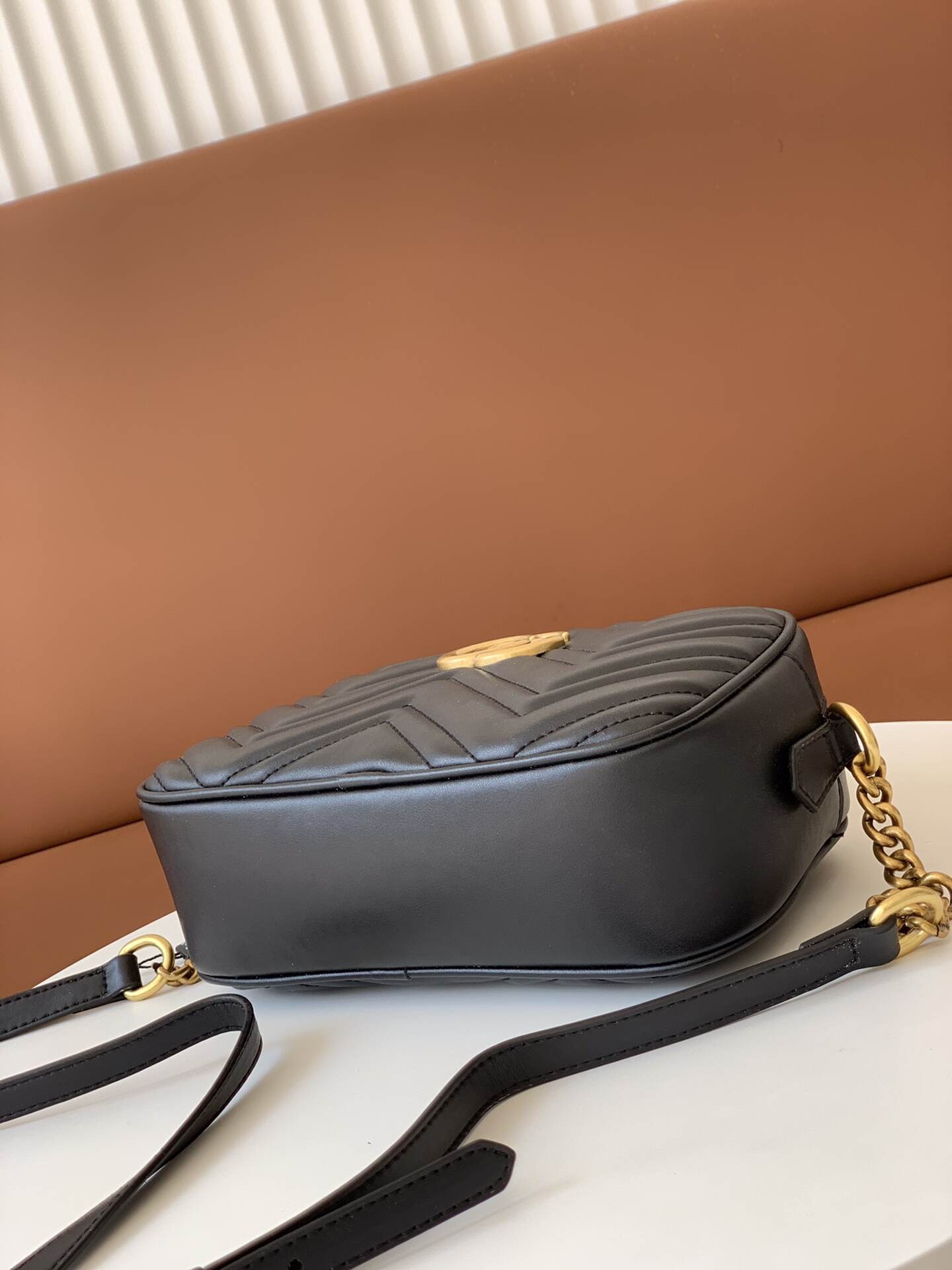 𝗚𝘂𝗰𝗰𝗶 𝗺𝗮𝗿𝗺𝗼𝗻𝘁 camera bag 24cm