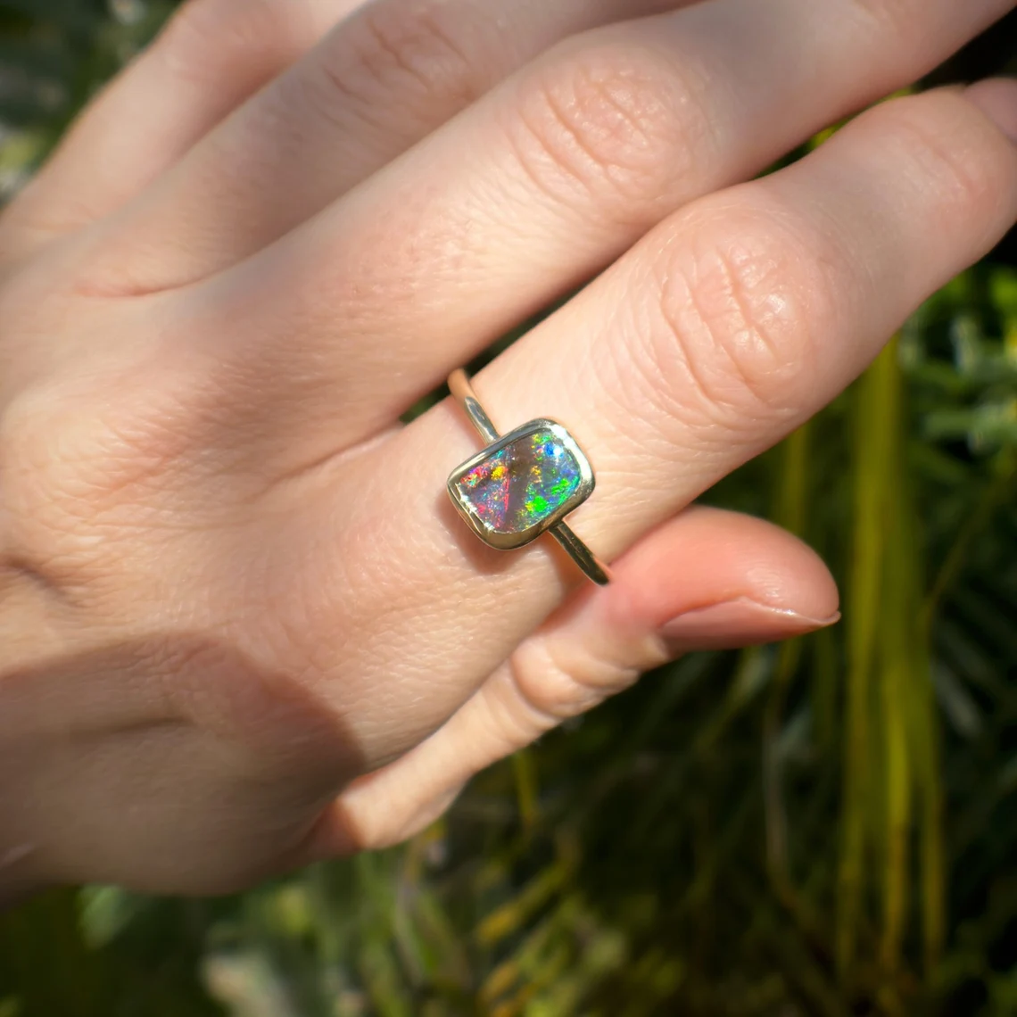 18ct Gold Boulder Opal Ring - US 7 1/2