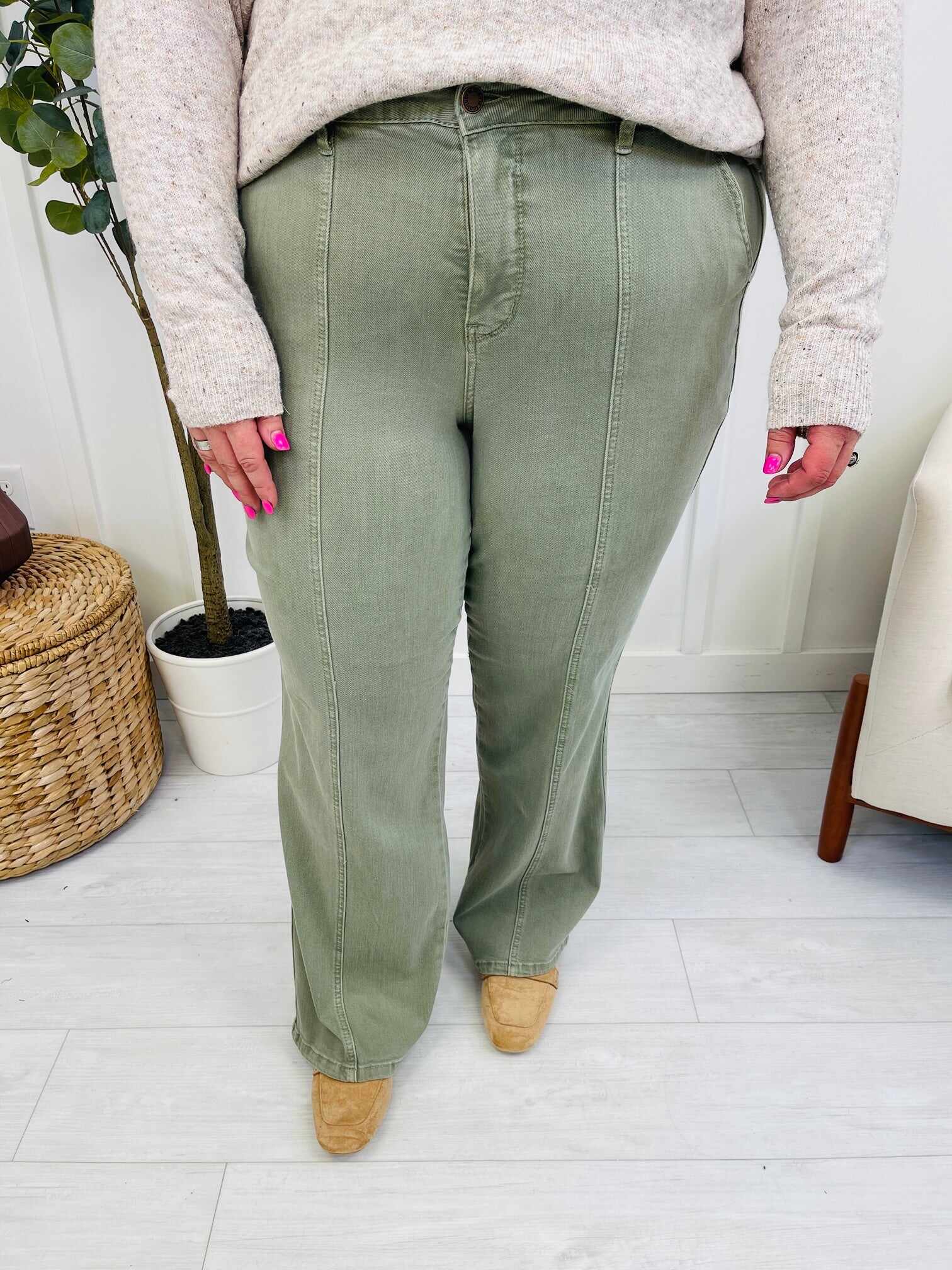 PLUS/REG Center Sage Straight Leg Jeans