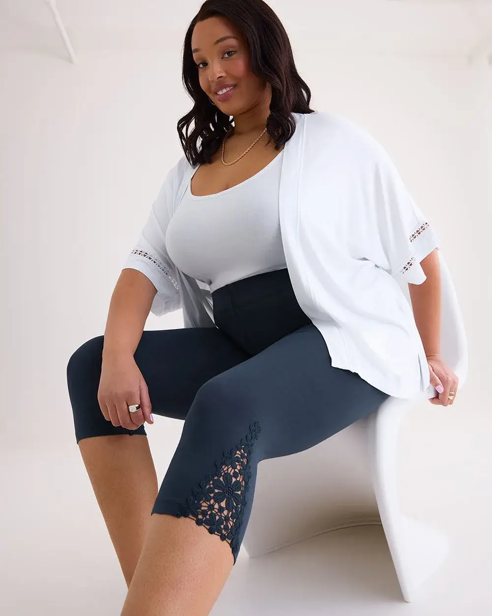 Capri Legging with Embroidery at Hem - PENN. Essentials