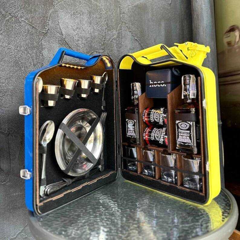 20 L Jerry Can Bar Set For Picnic For 4 People, Custom Fuel Bar, Portable Travel Bar Case, Personalized Camping Mini Bar Gift Bar Travel Set
