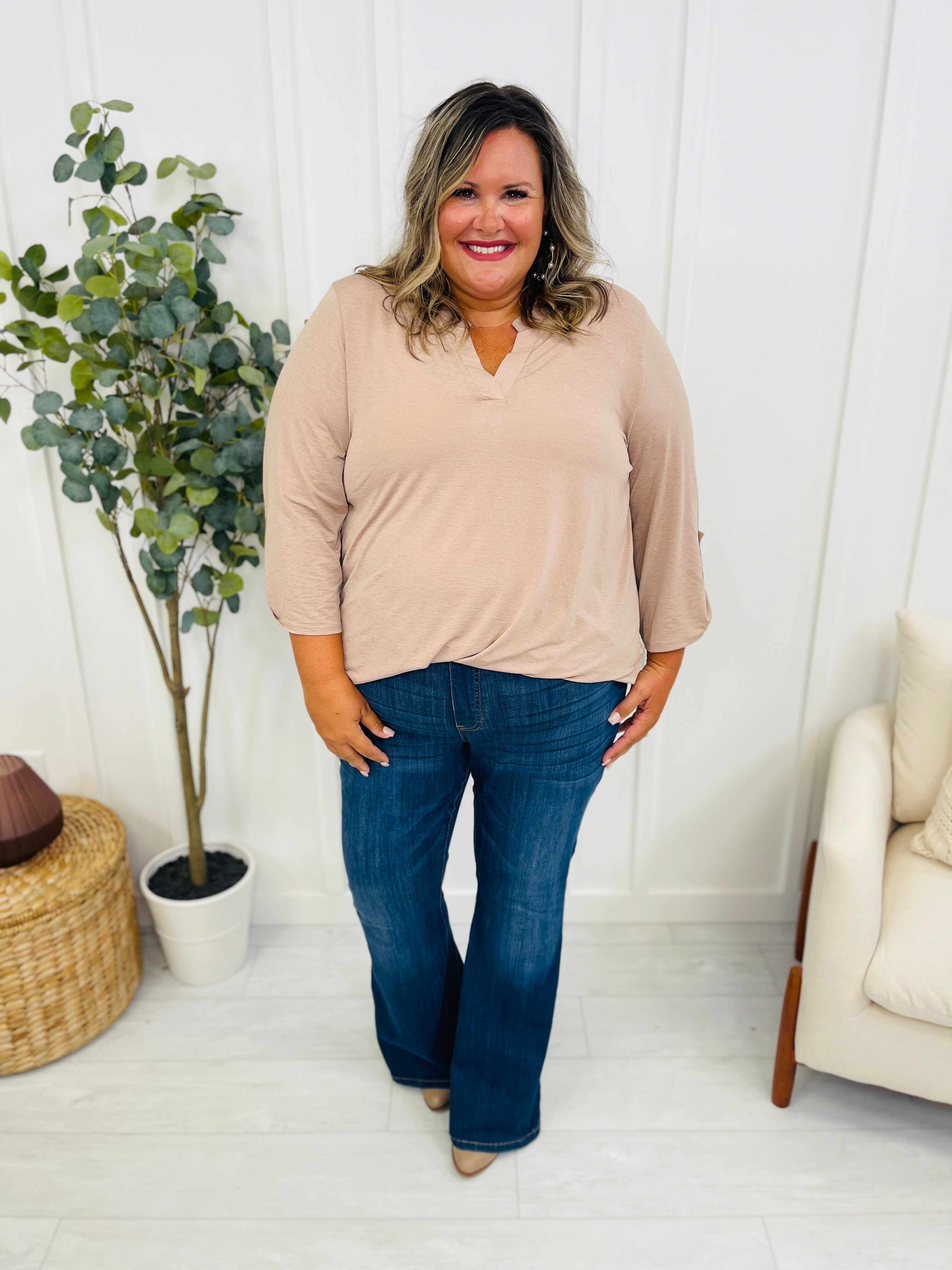 REG/CURVY Dream On Pull On Flare Jeans