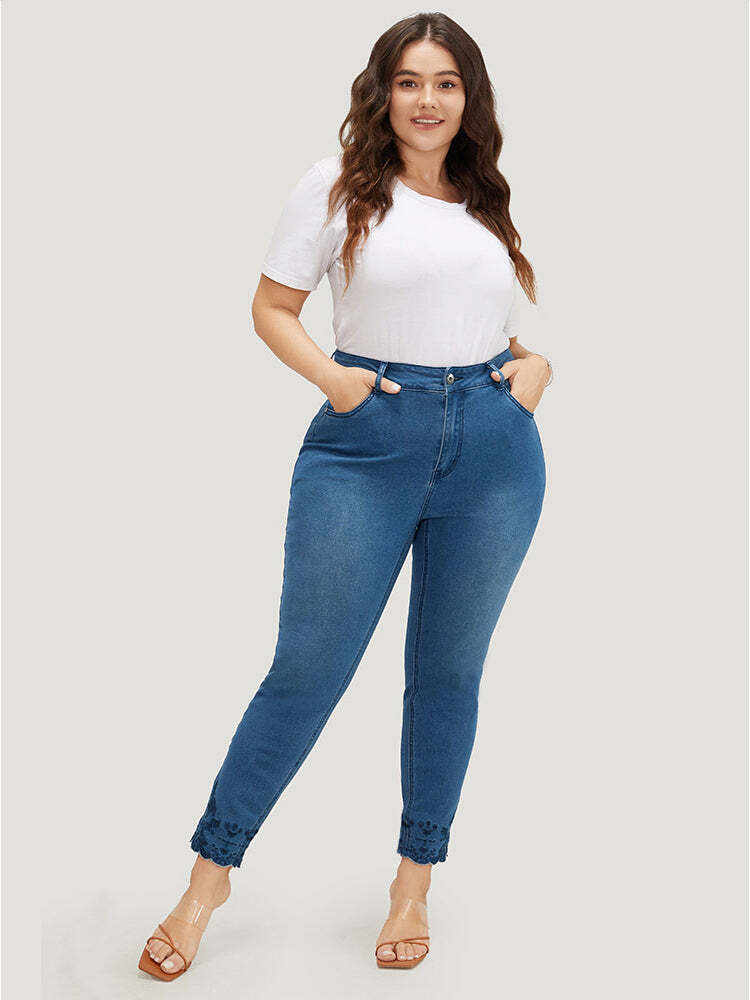 Very Stretchy High Rise Medium Wash Embroidered Scalloped Hem Jeans