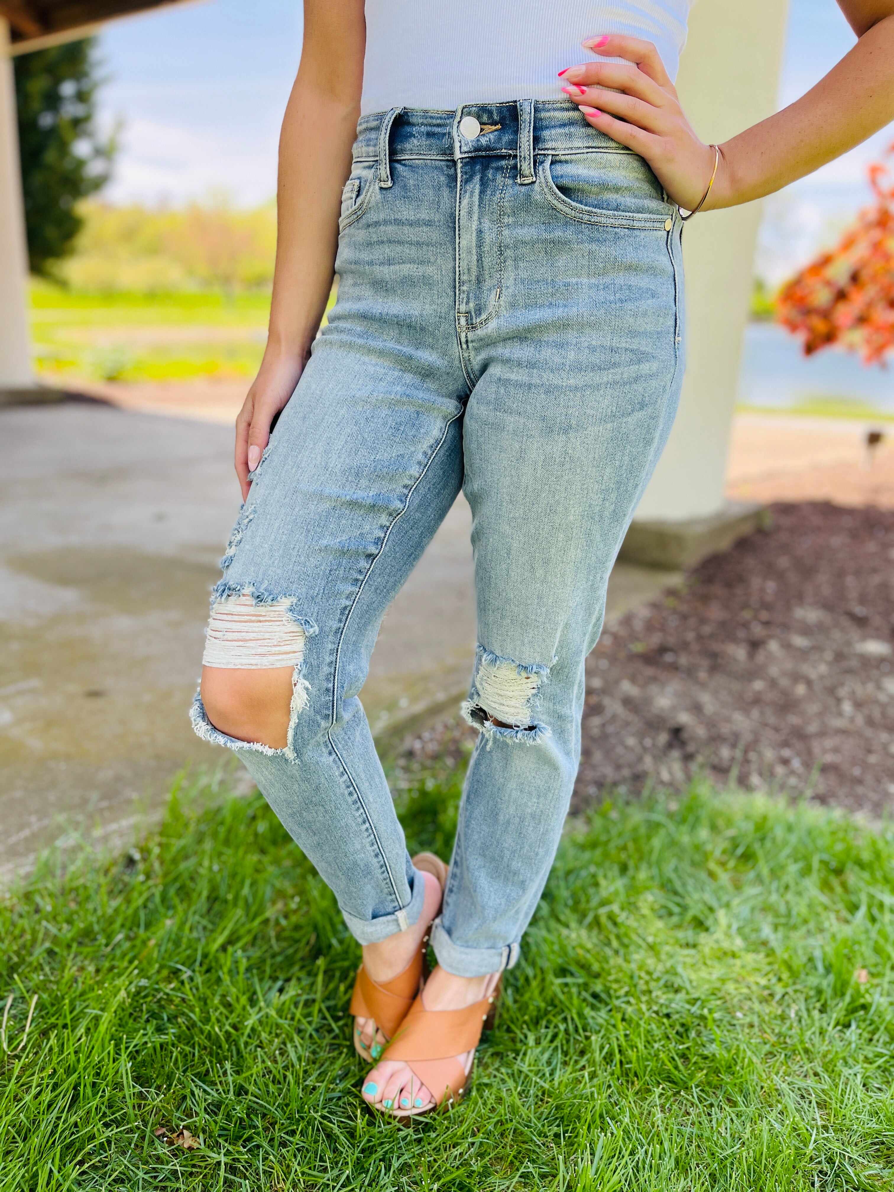 REG/CURVY Always On My Mind Midrise Boyfriend Jeans