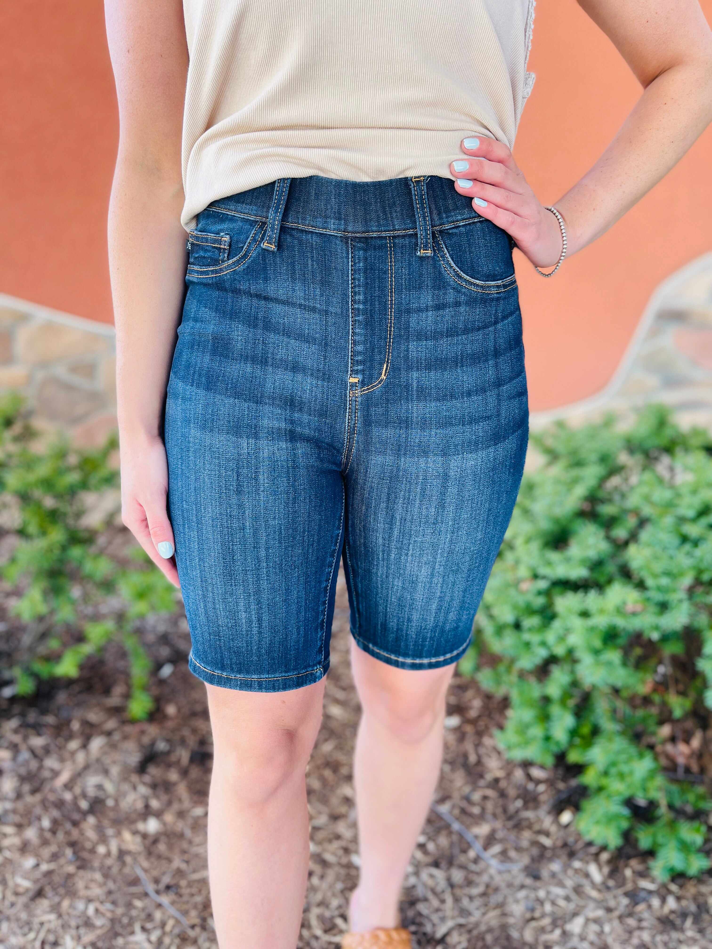REG/CURVY High Gear Pull On Biker Shorts
