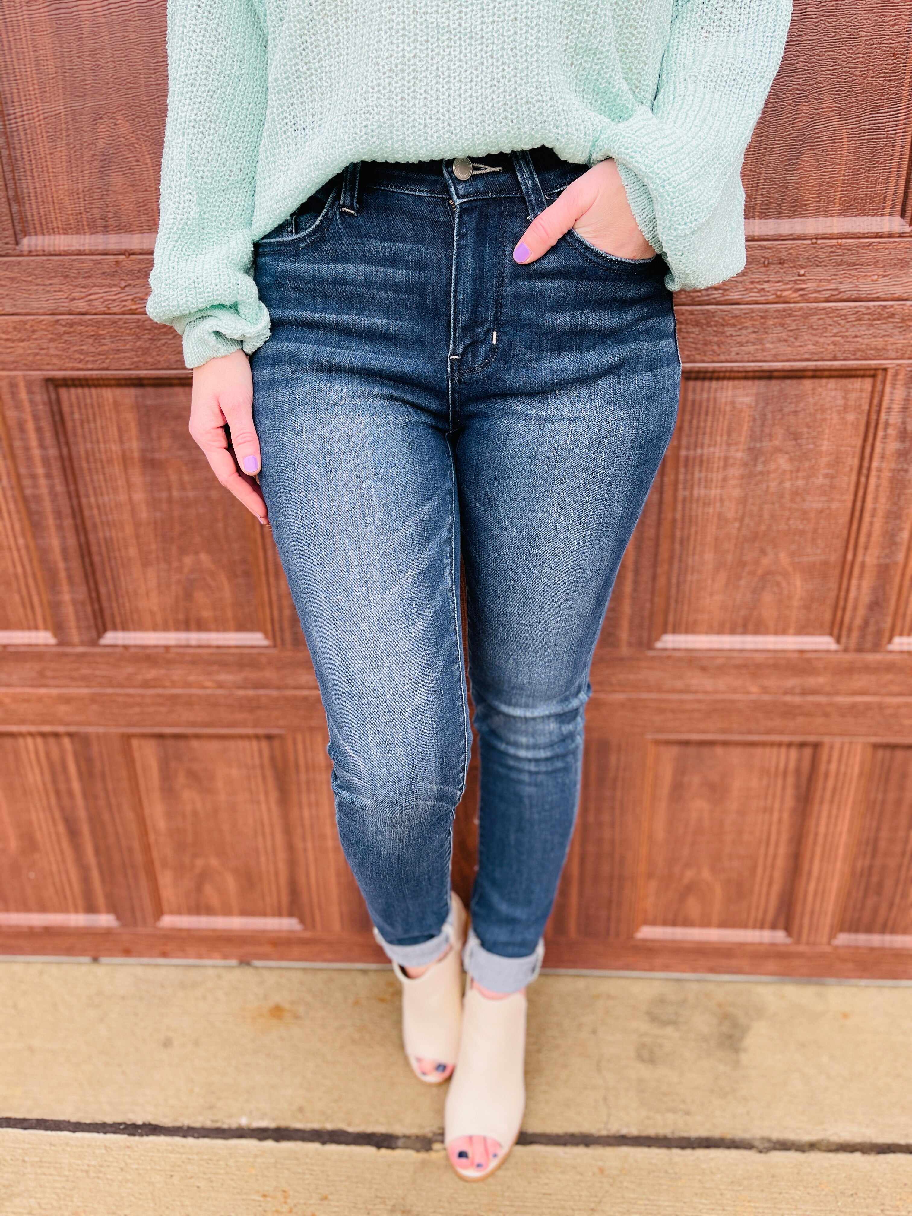 PLUS/REG Picture Perfect Skinny Jeans