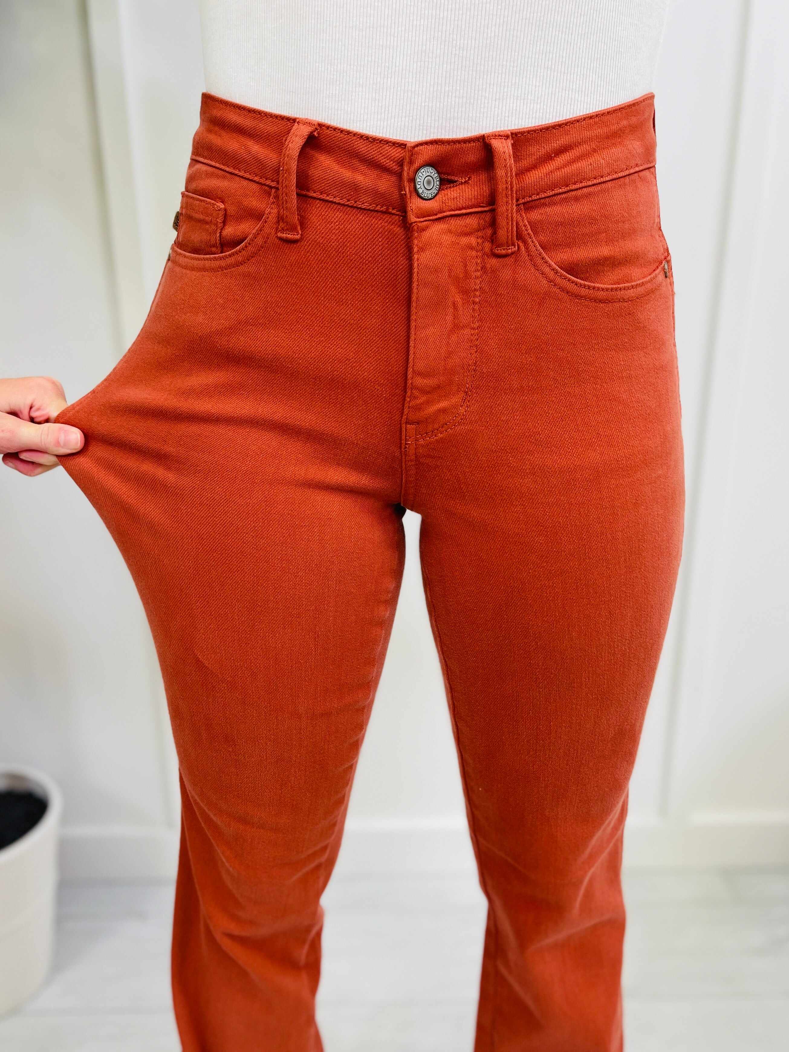 REG/CURVY Fall in Love Slim Bootcut Jeans