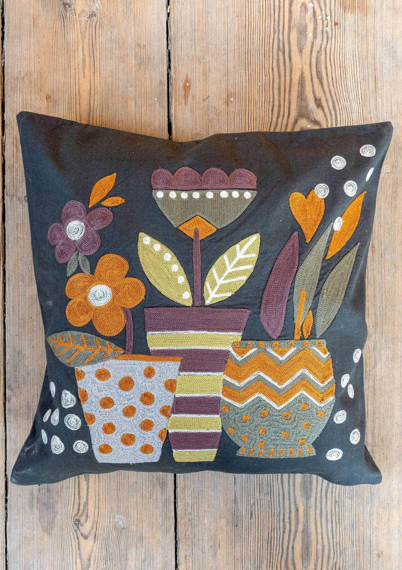 “Flower pots” embroidered organic cotton cushion cover