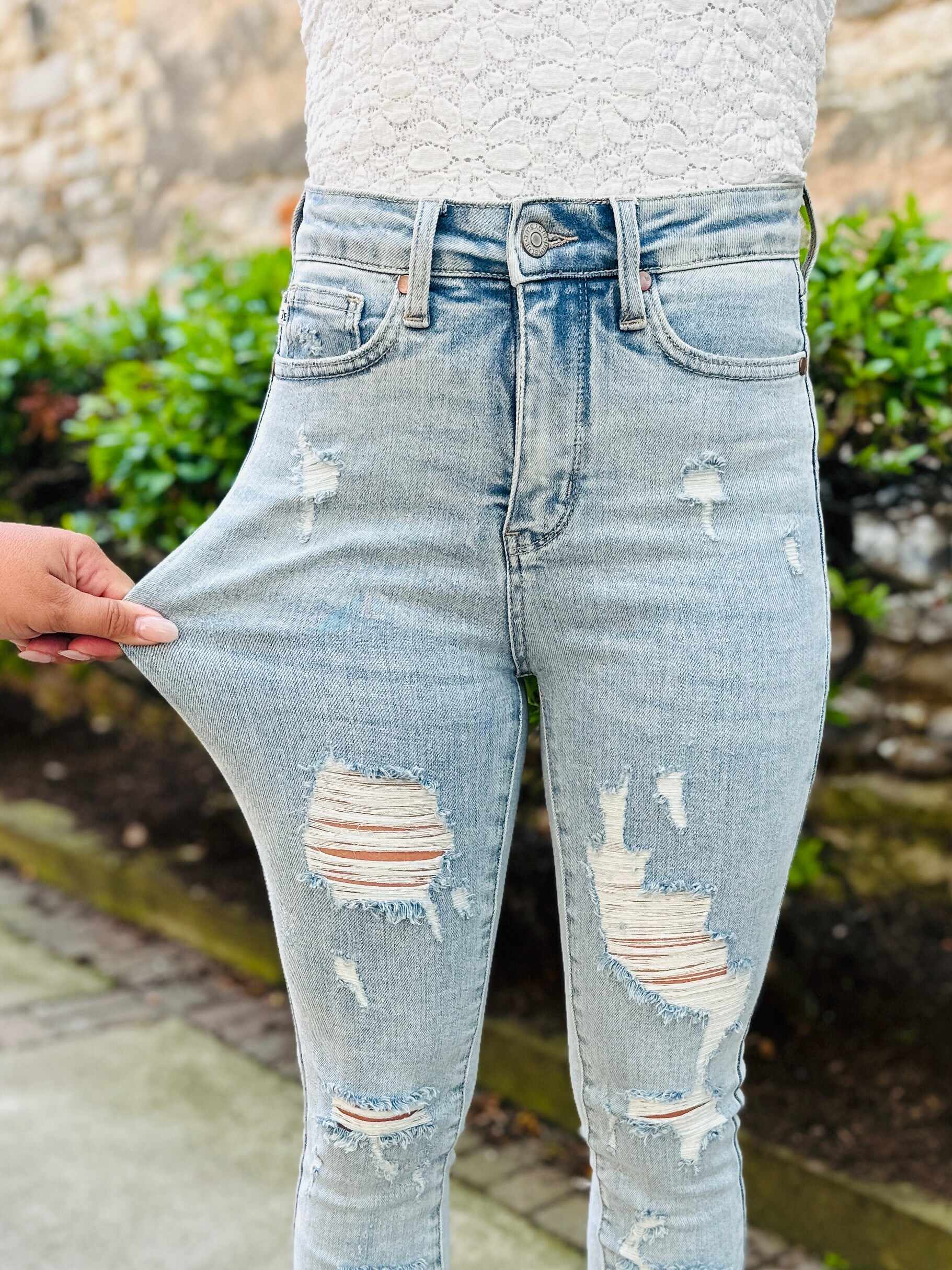 Tummy Control Skinny Jeans in Reg/Curvy Always in Control Restock