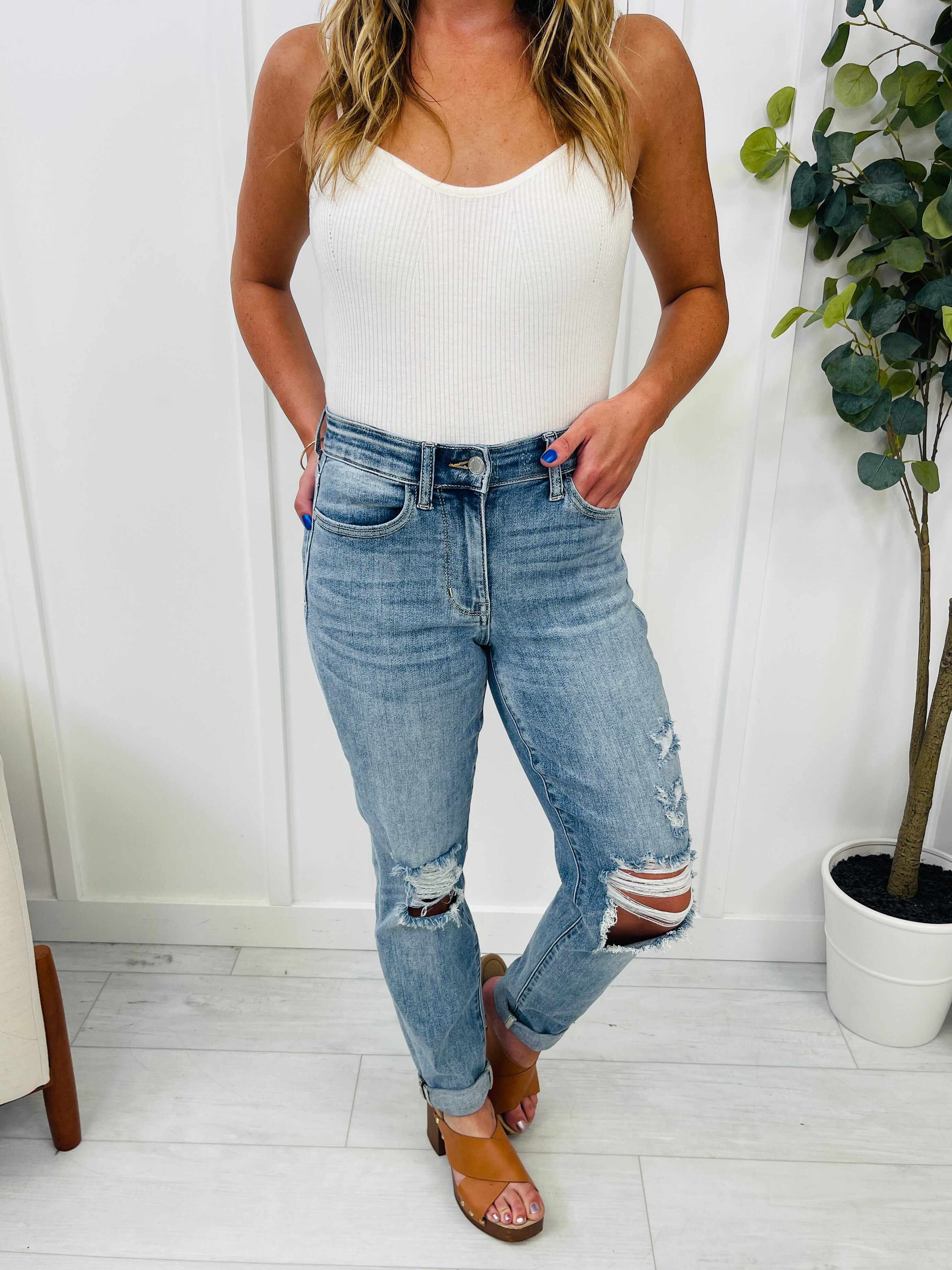 REG/CURVY Always On My Mind Midrise Boyfriend Jeans
