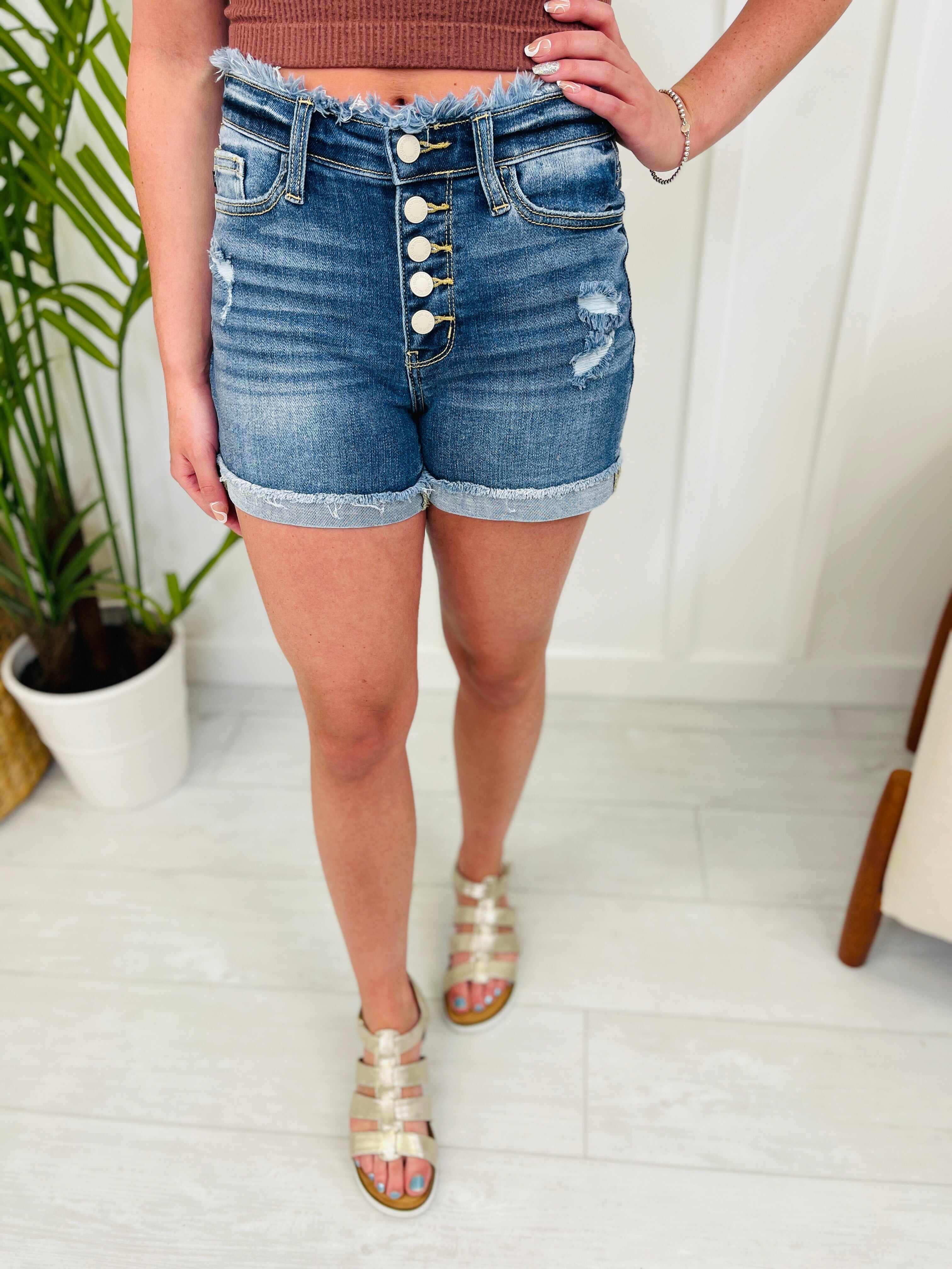 REG/CURVY Fray It Right Shorts