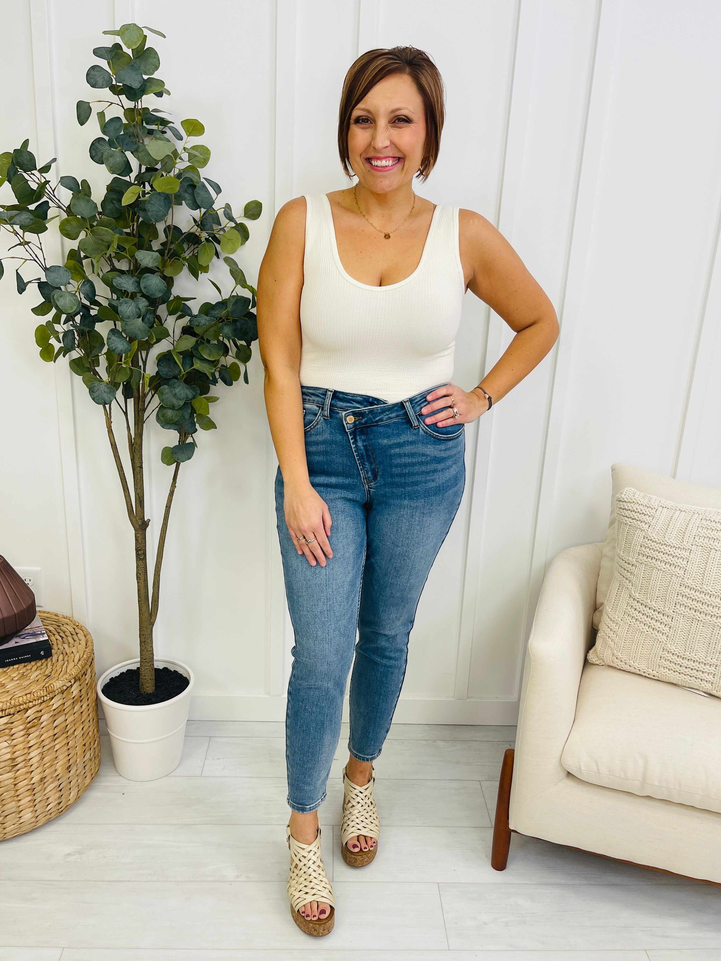 REG/CURVY Waist Cinching Criss Cross Confidence Jeans