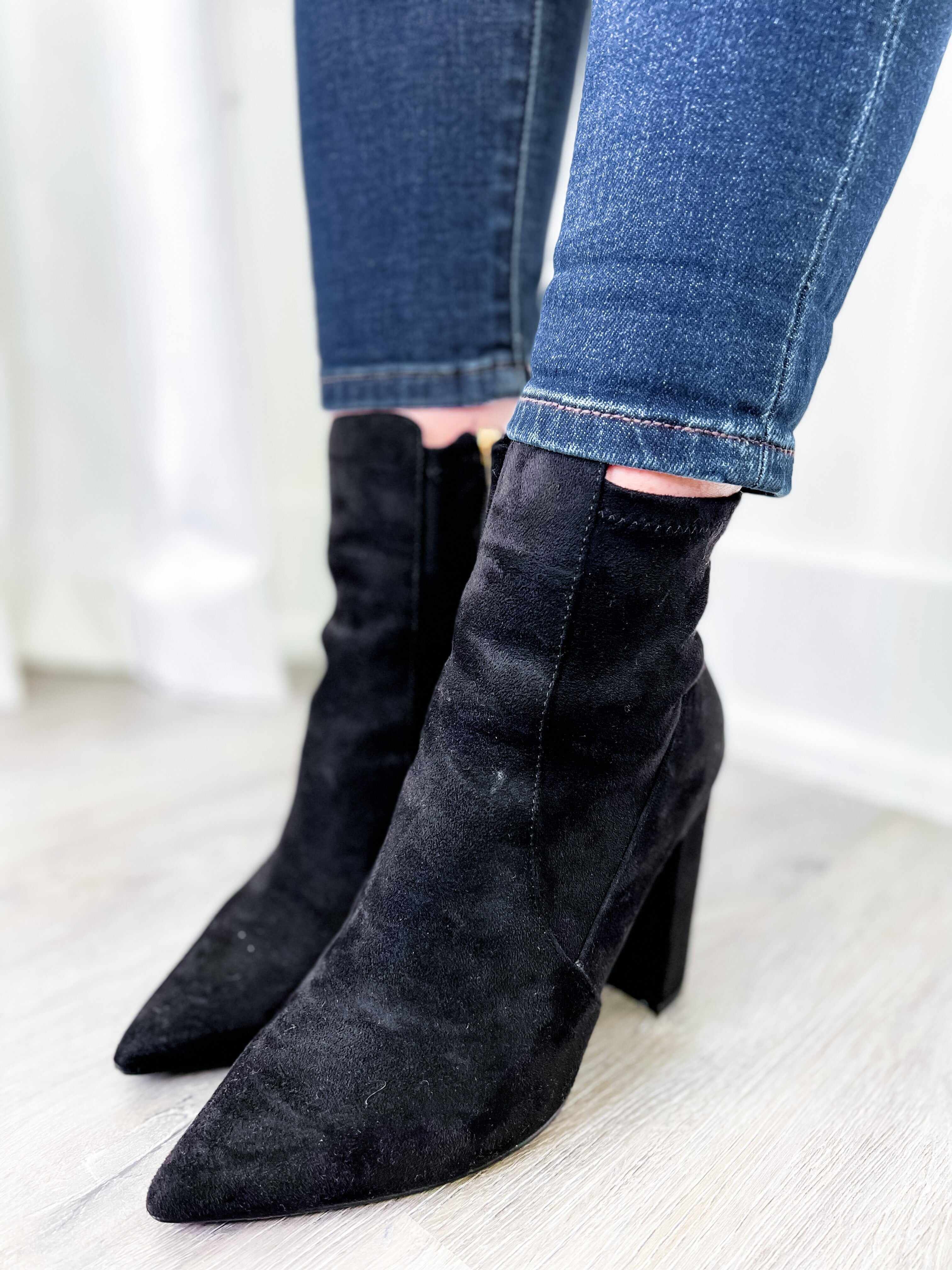 🔥Hot Sales Love Story Dark Wash Cuffed Slim Fit