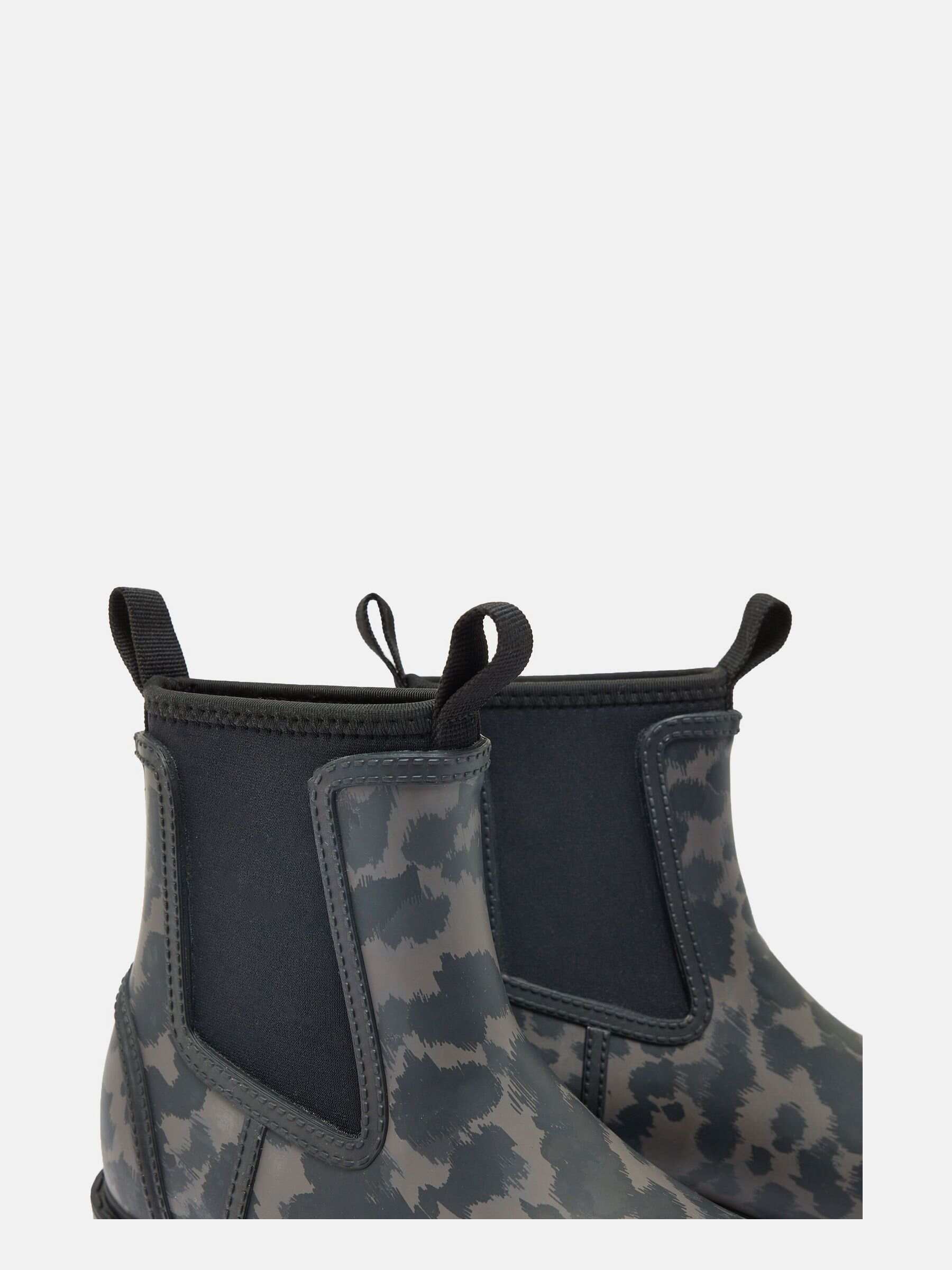 Oakfield Black/Animal Short Neoprene-Lined Ankle Wellies