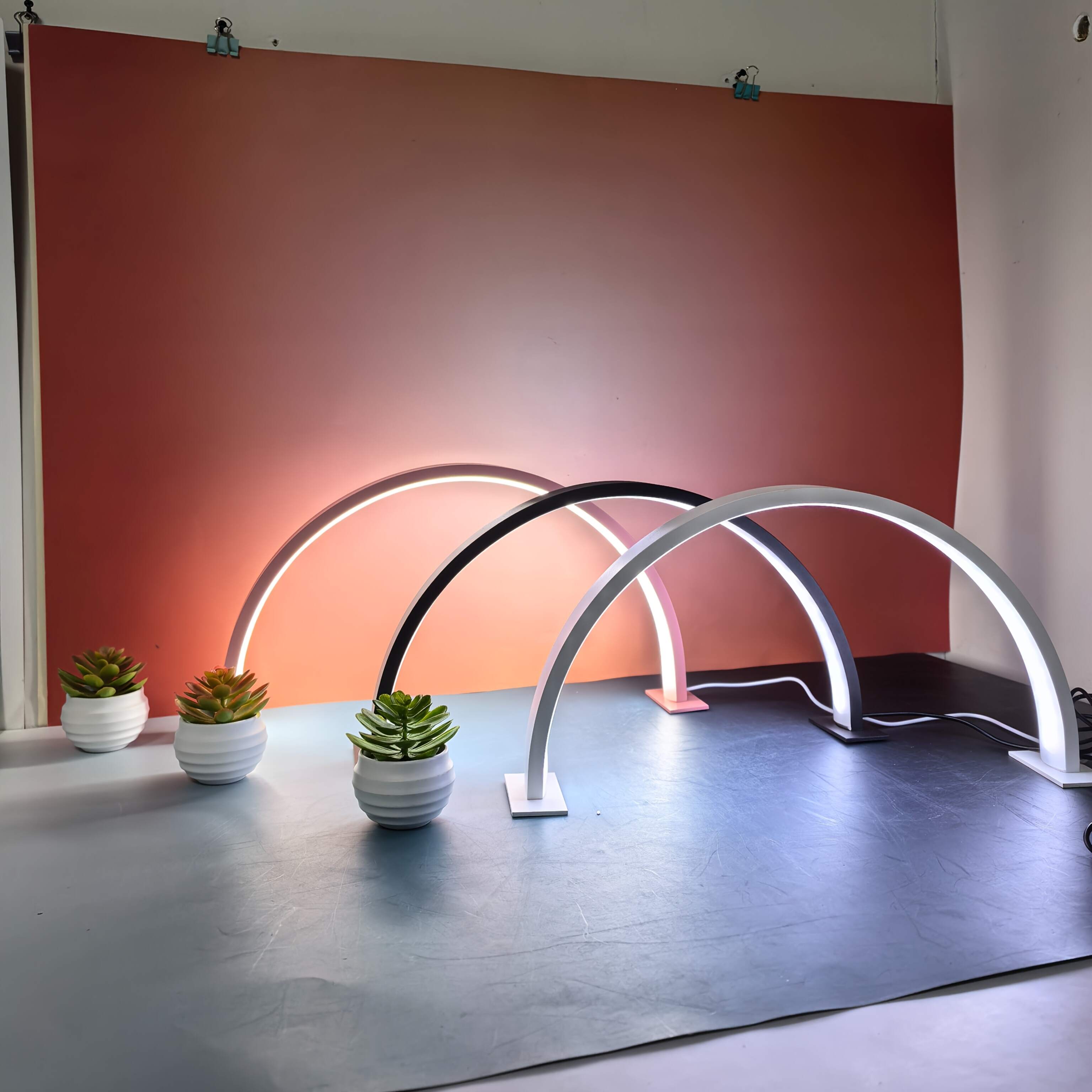 Adjustable LED Half-Moon Lamp, USB Powered, Three-Color Dimmable, Button Control, Arch-Shaped Desk Lamp, Suitable for Nail Salons, Eyelash Extensions And Craft Lighting