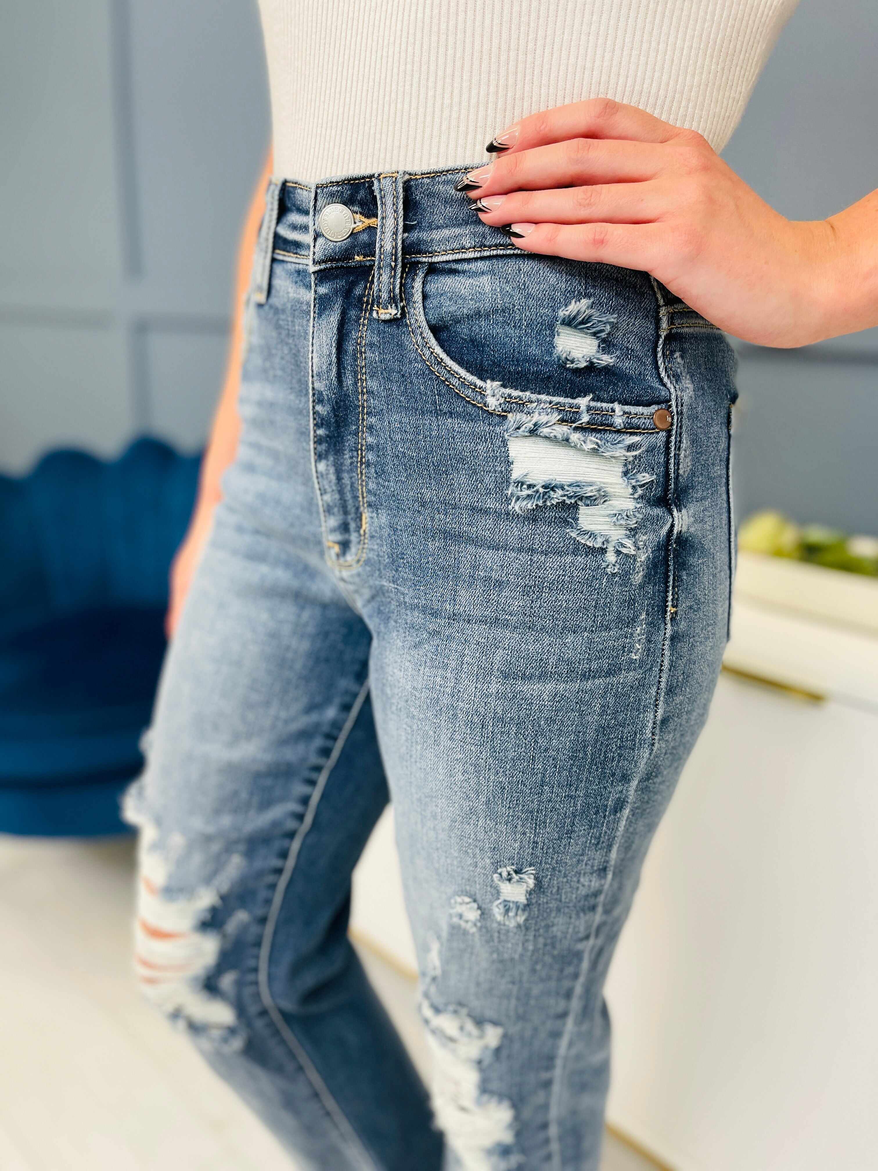 REG/CURVY Straight for the Heart Ankle Jeans