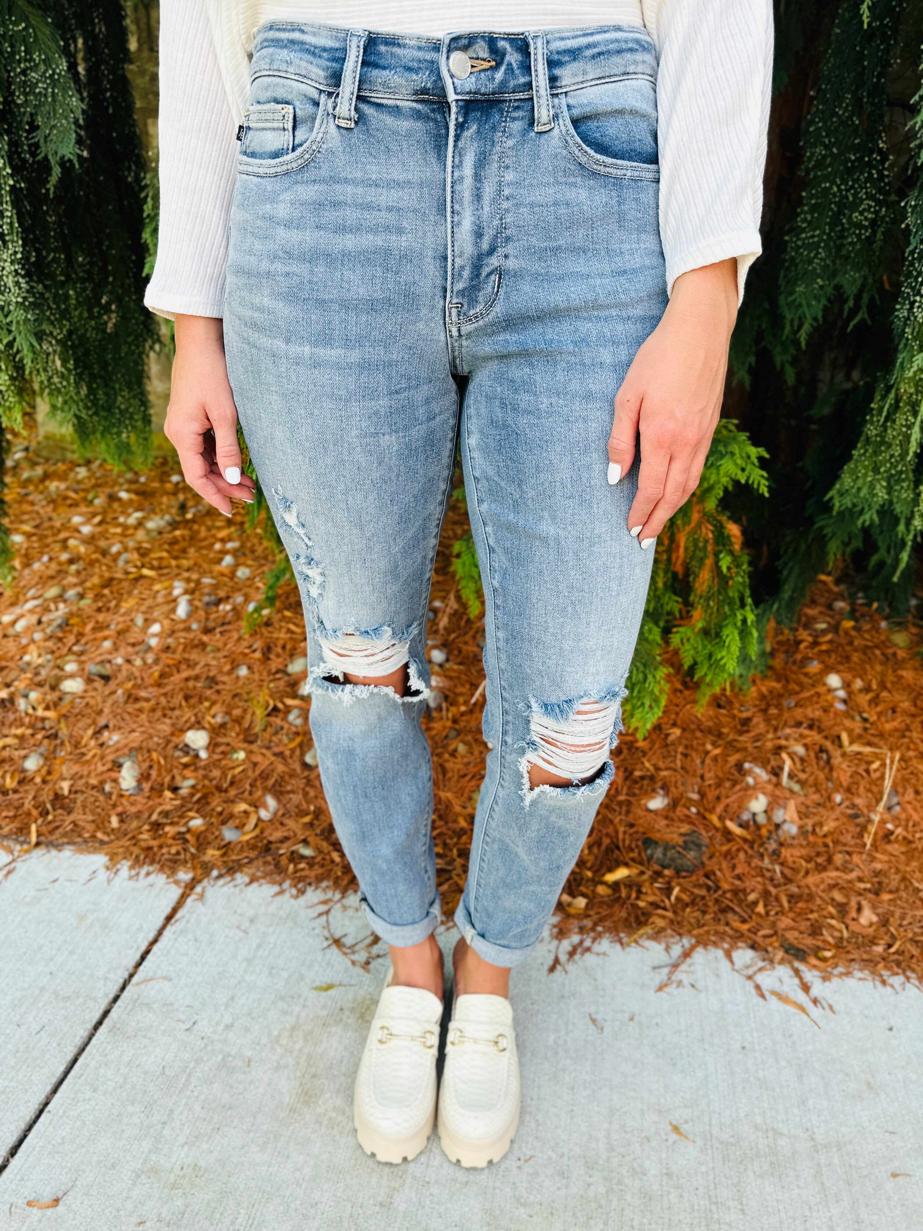 REG/CURVY Always On My Mind Midrise Boyfriend Jeans