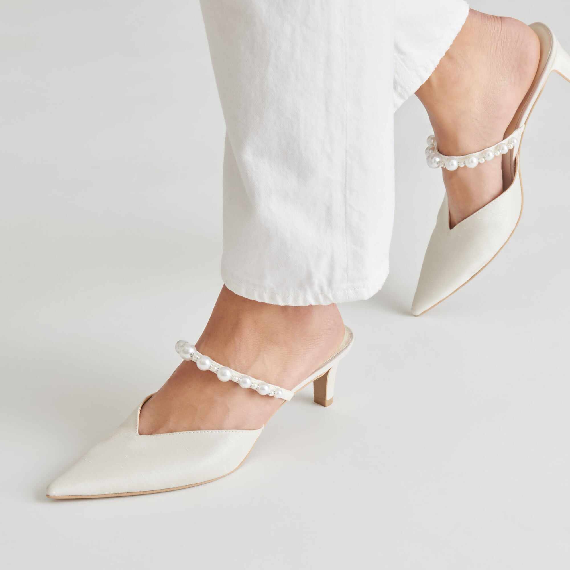 KANIKA PEARL MID HEELS VANILLA PEARLS