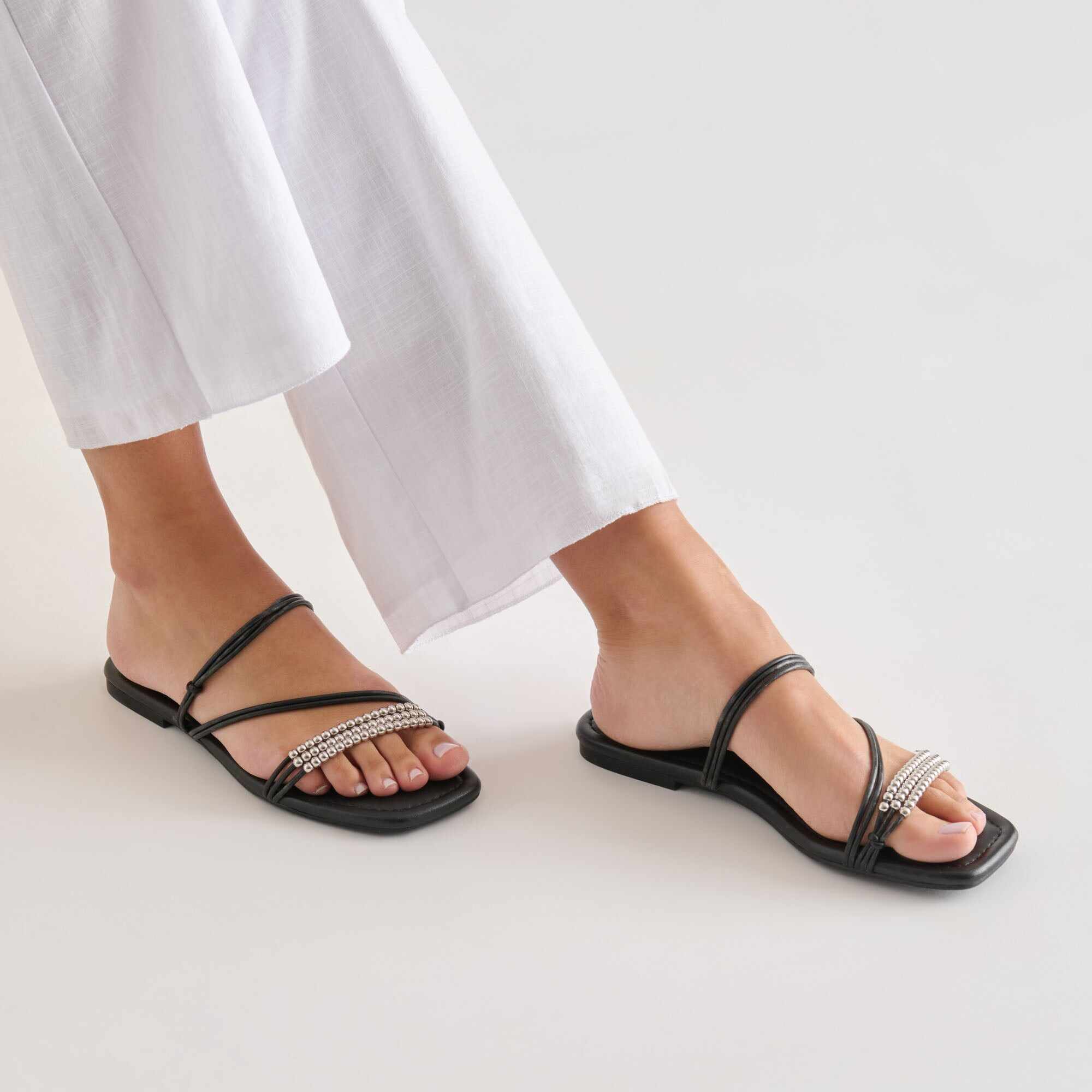 LYNDEE BEAD SANDALS BLACK STELLA