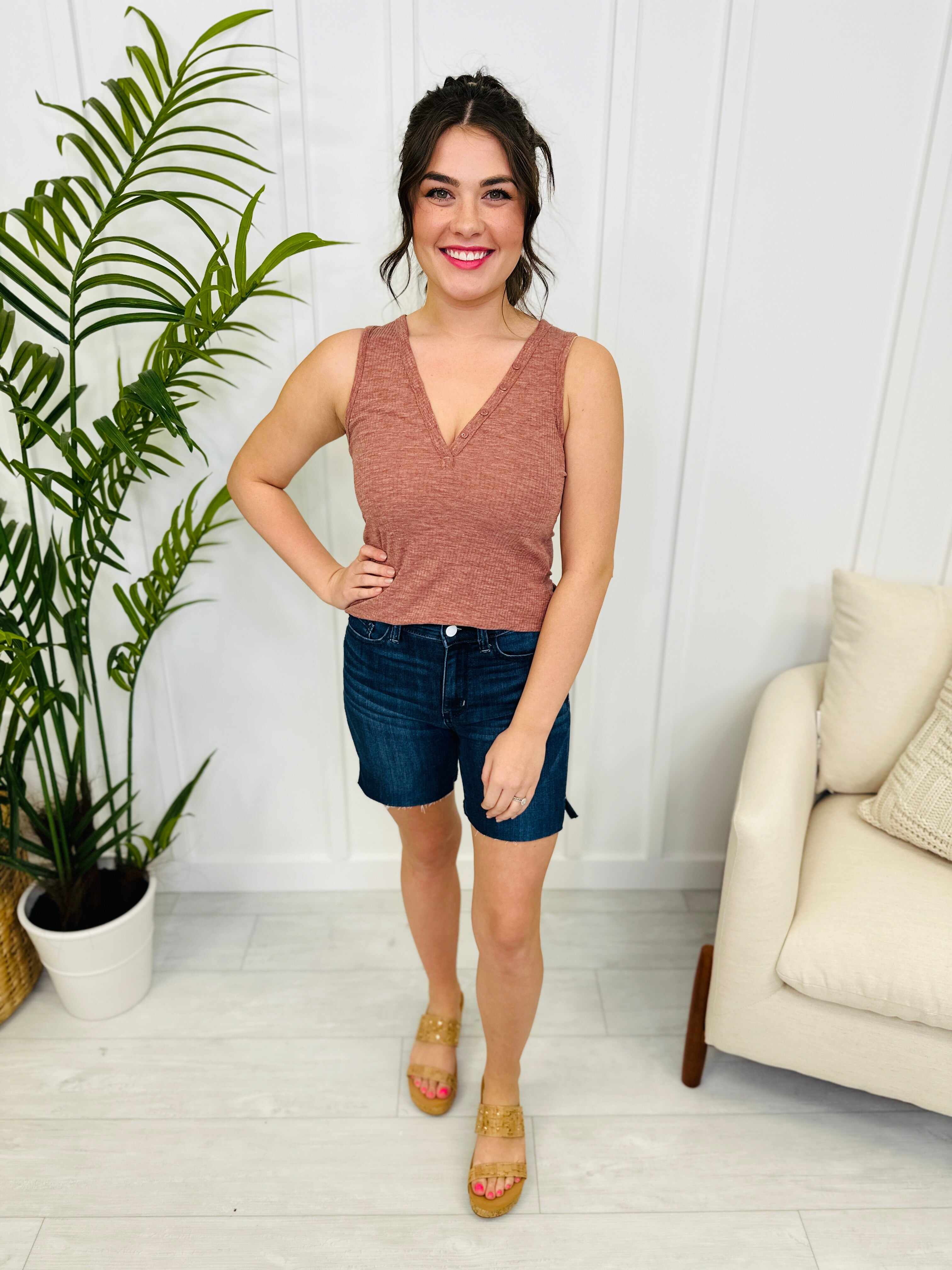 REG/CURVY Stretch This Way Mid Thigh Shorts