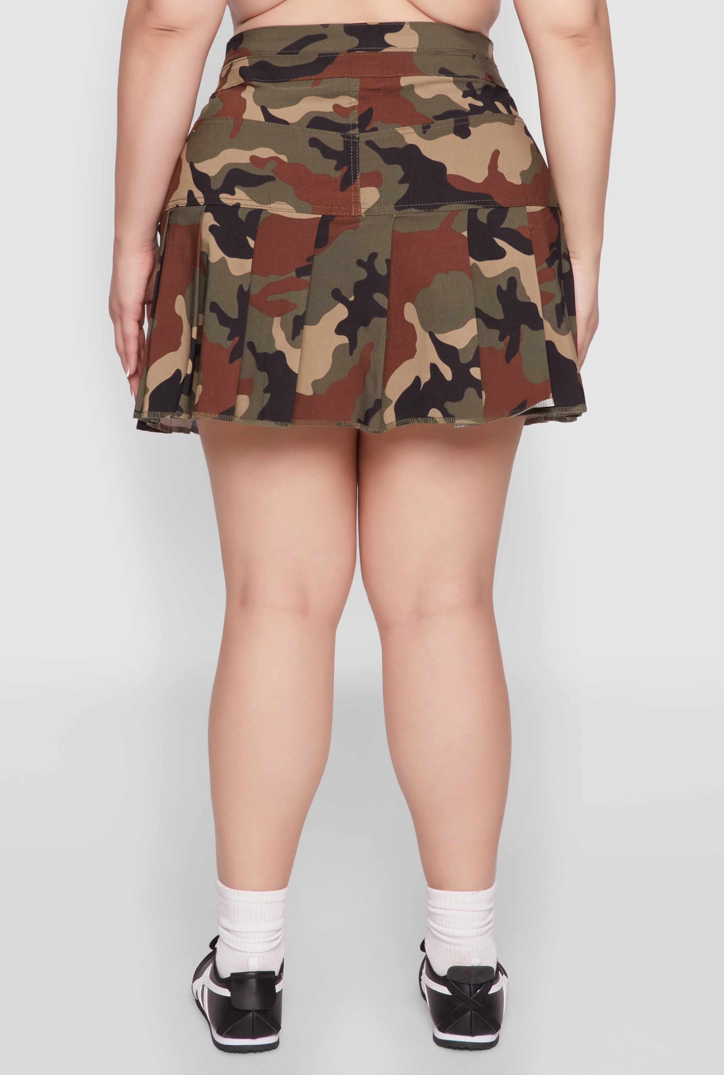 Plus Size Buckle Front Pleated Skirt