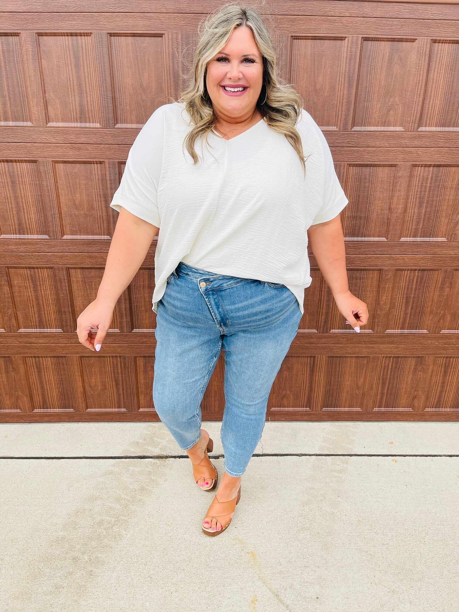 REG/CURVY Waist Cinching Criss Cross Confidence Jeans