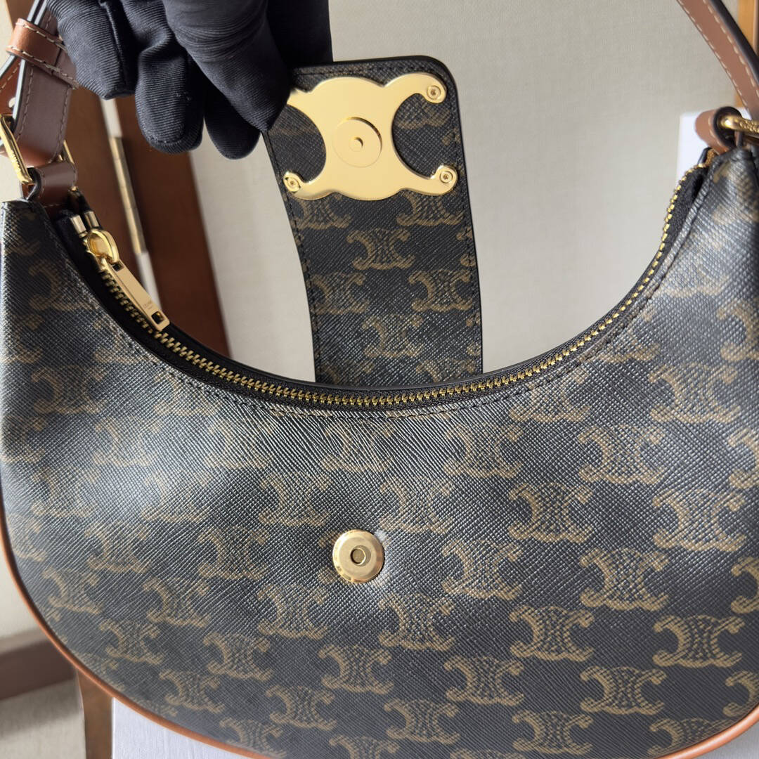 Ava Signature-Shoulder Bag – Heritage-Inspired Coated Canvas with Oversized Logo Print & Versatile Styling