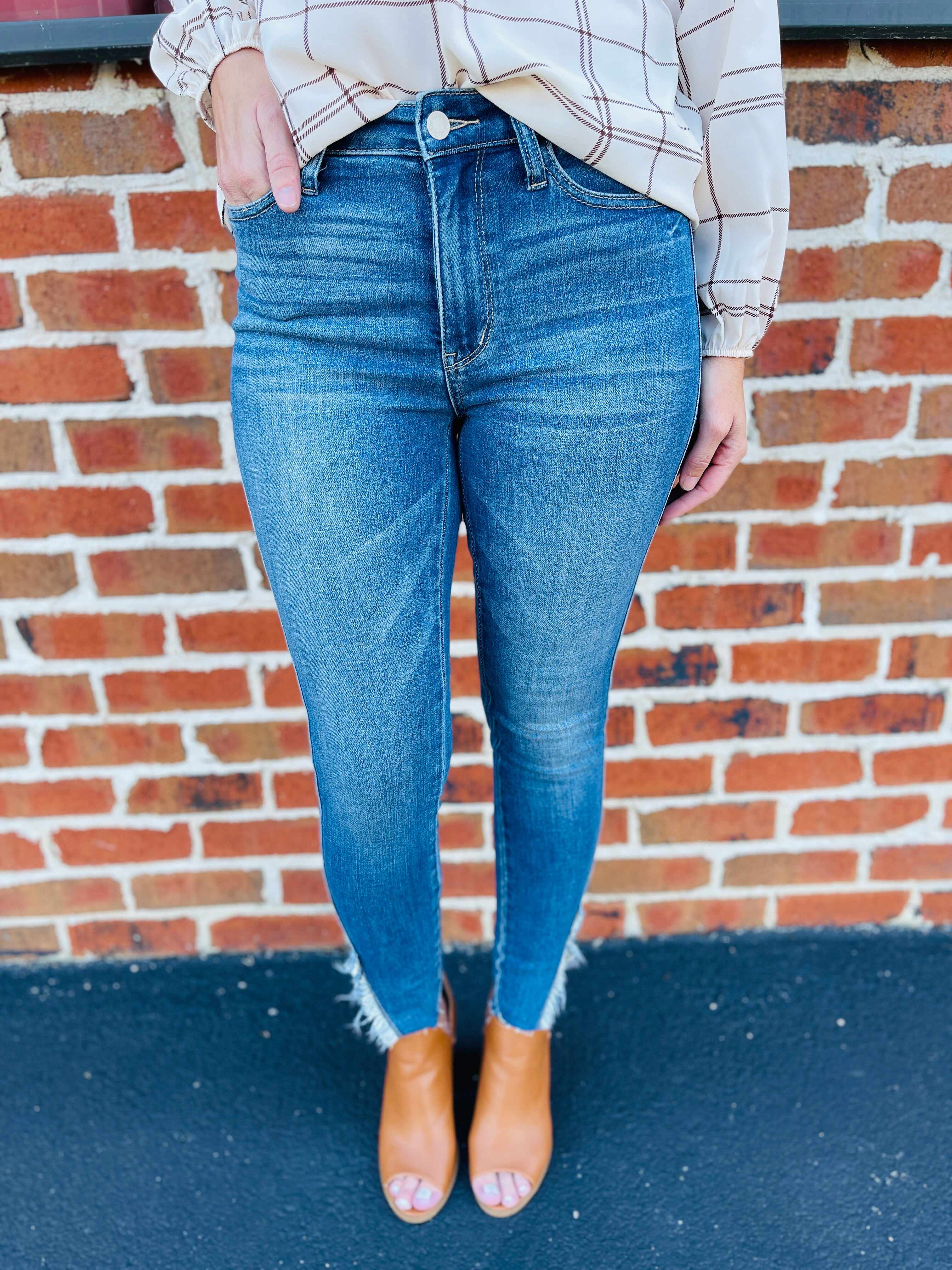Plus/Reg Slay The Fray Hem Skinny Jeans