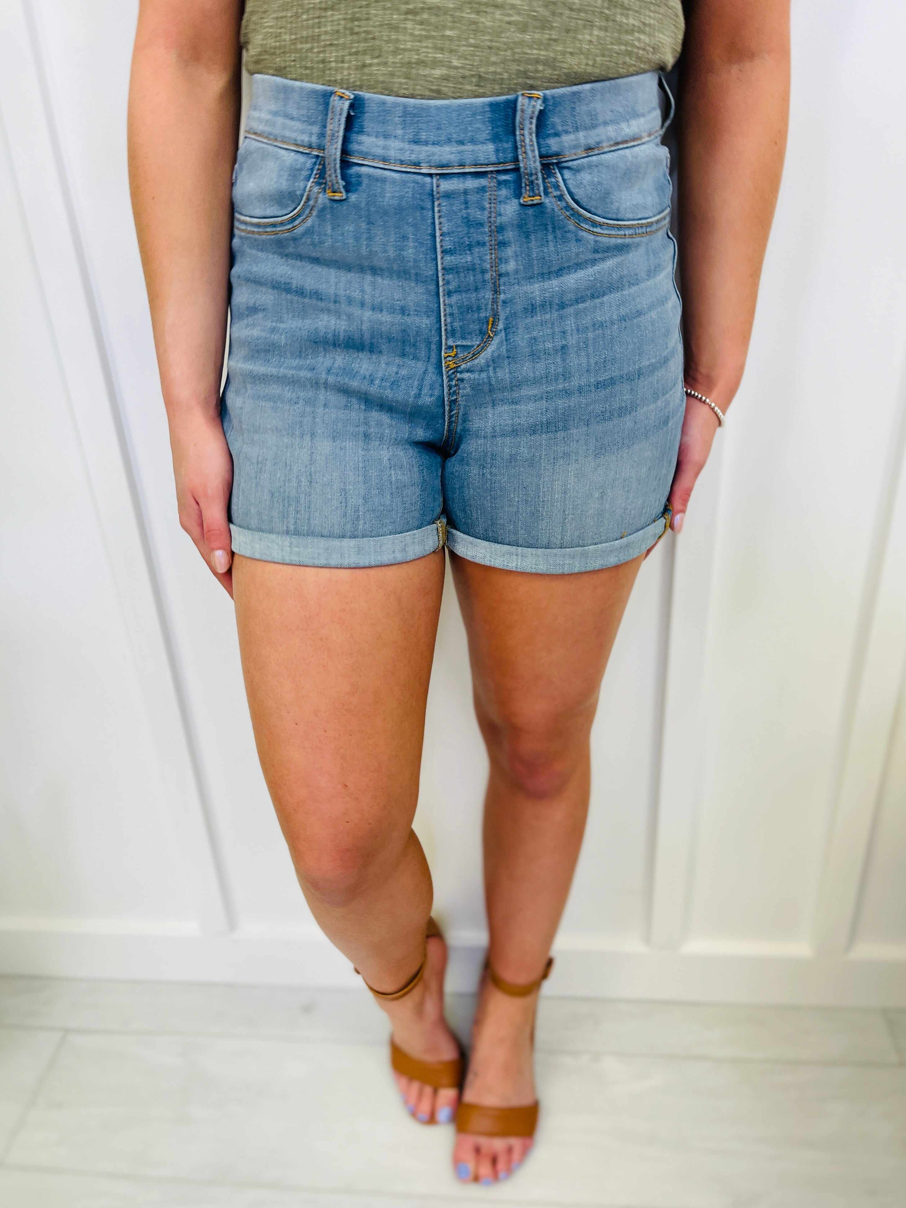 REG/CURVY Pull Ahead Pull On Elastic Waistband Shorts