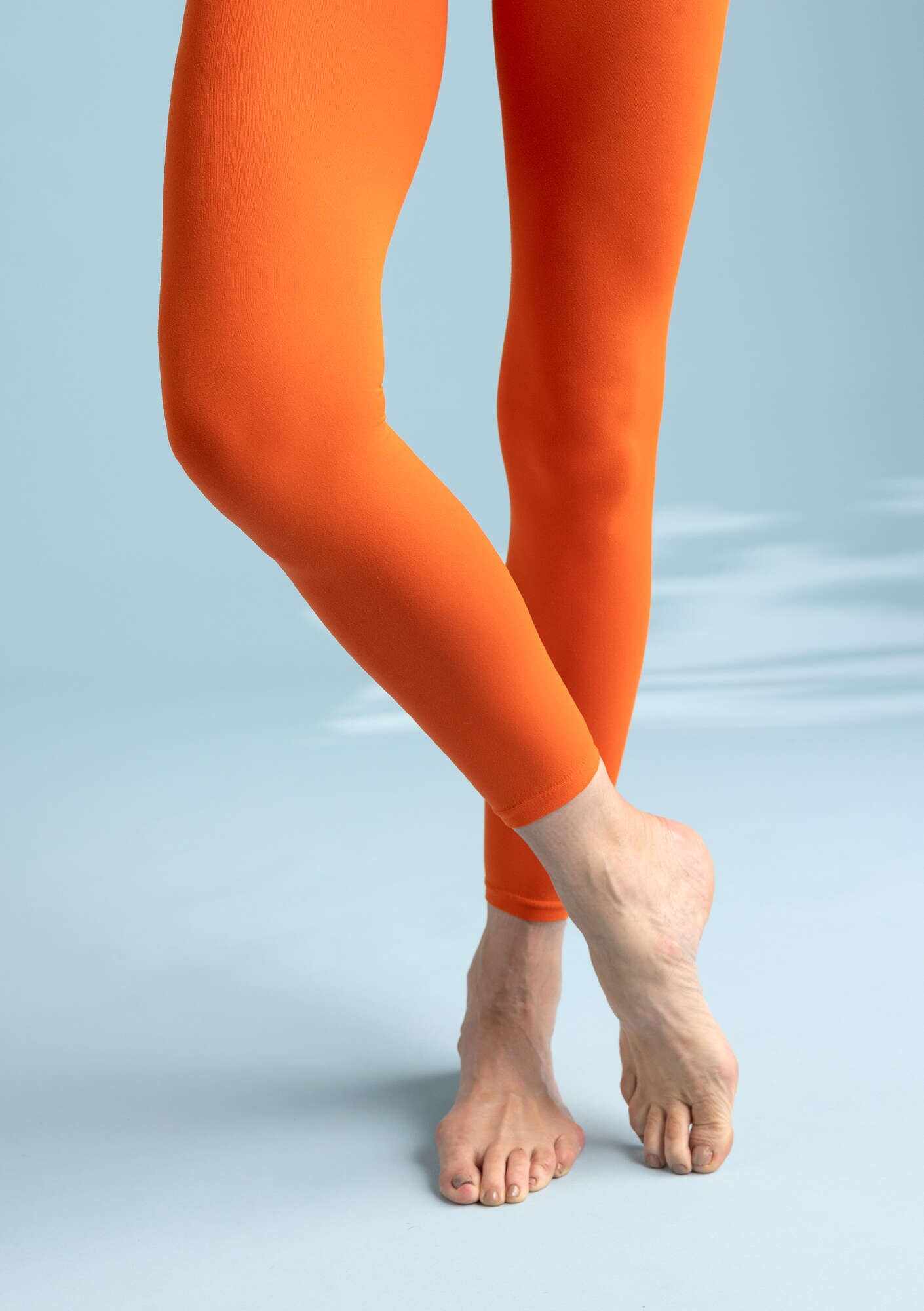 Solid-colour leggings made from recycled polyamide