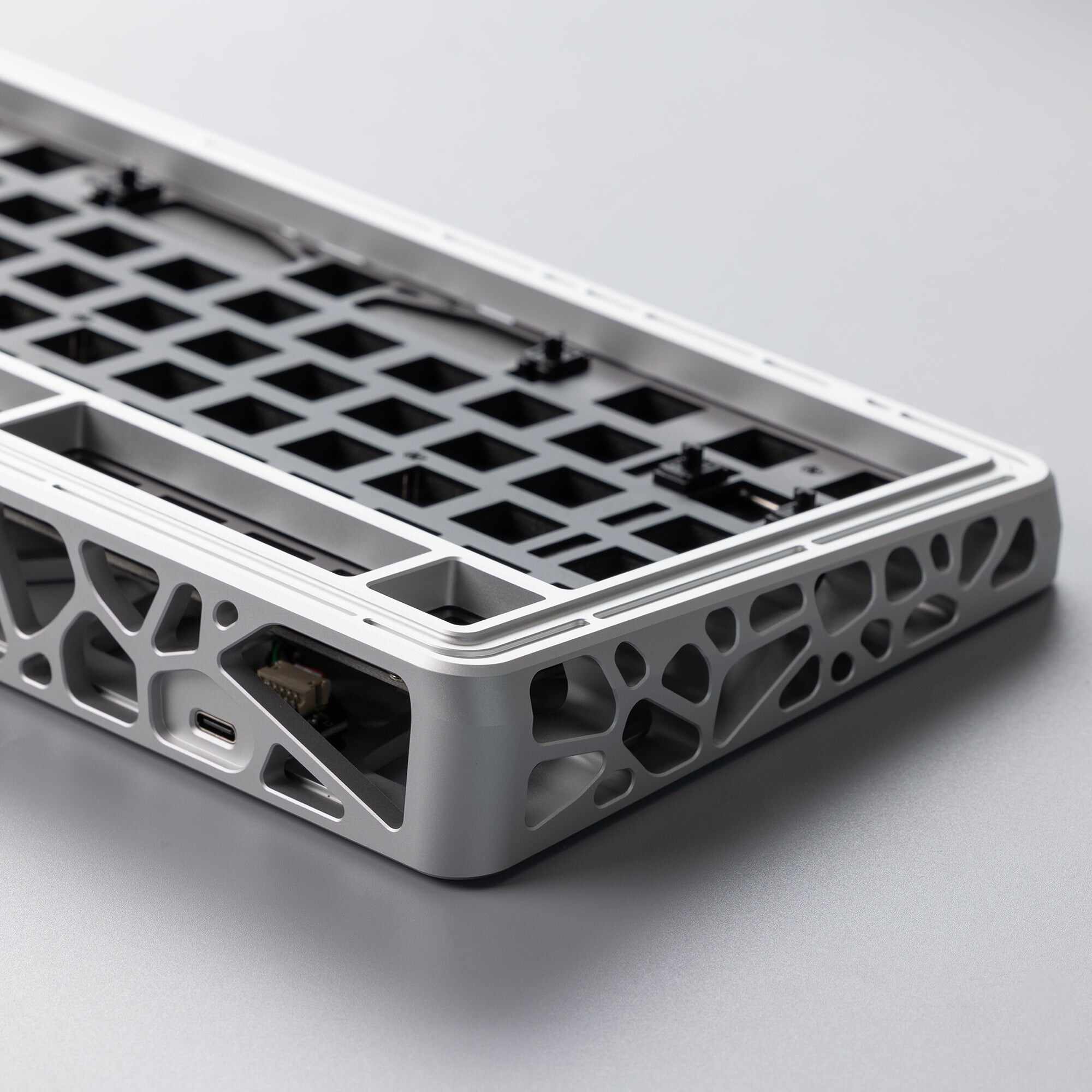 Ready To Use Holy80 Hotswap version with Lucy R2 keycaps