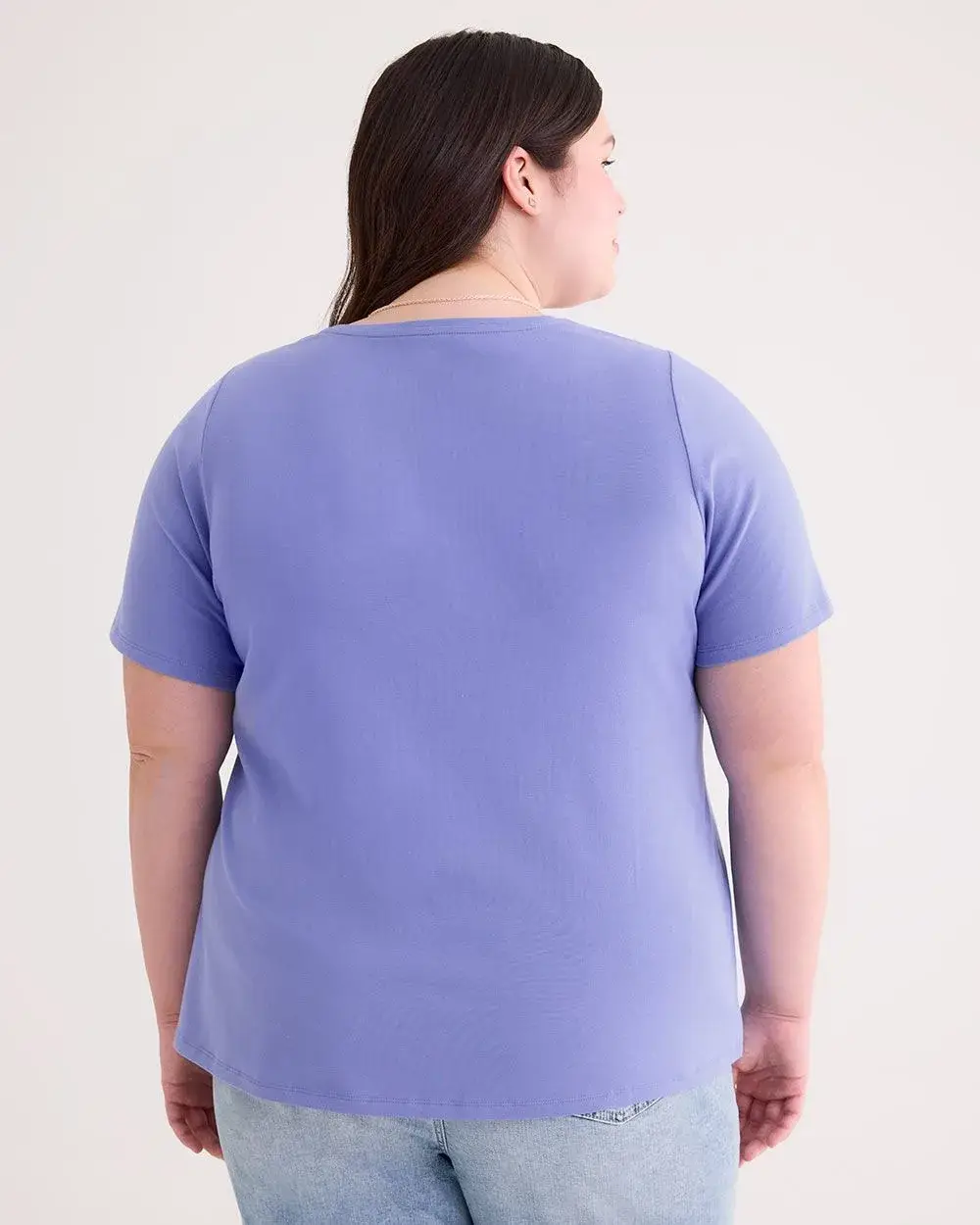 Short-Sleeve Round-Neck Fitted Tee