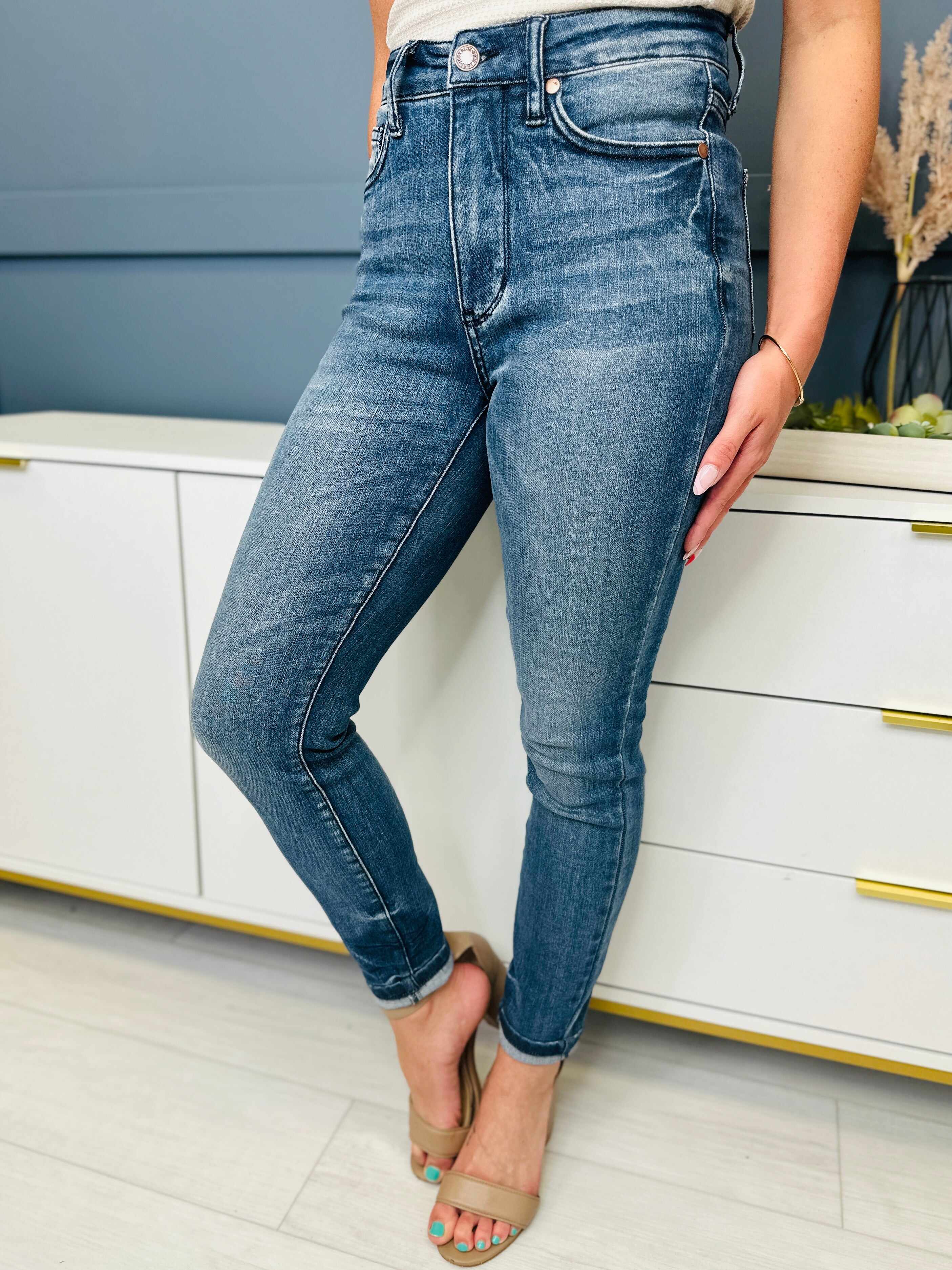 Tummy Control Skinny Jeans in Reg/Curvy Total Infatuation Restock