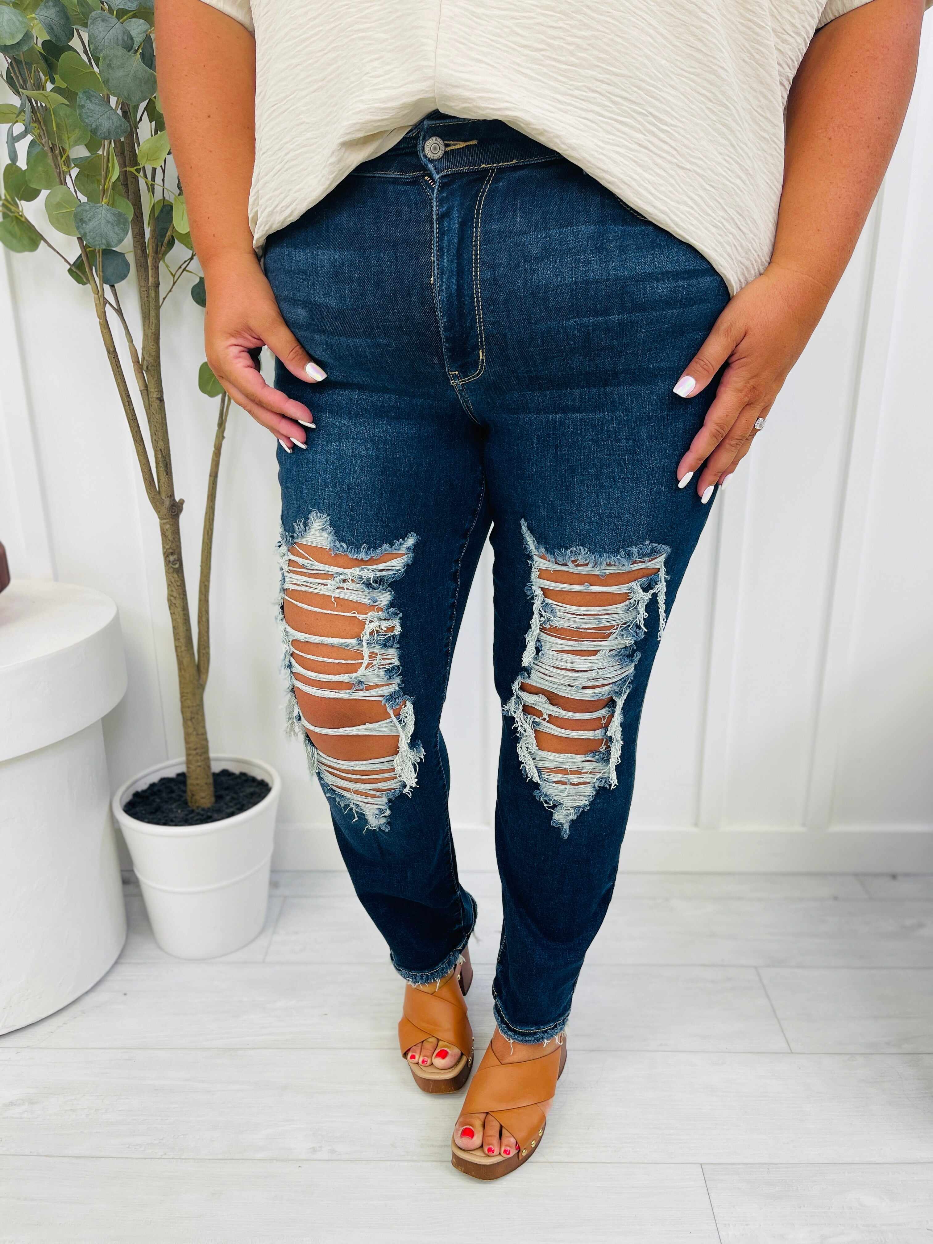 REG/CURVY Straighten Up Straight Leg Jeans
