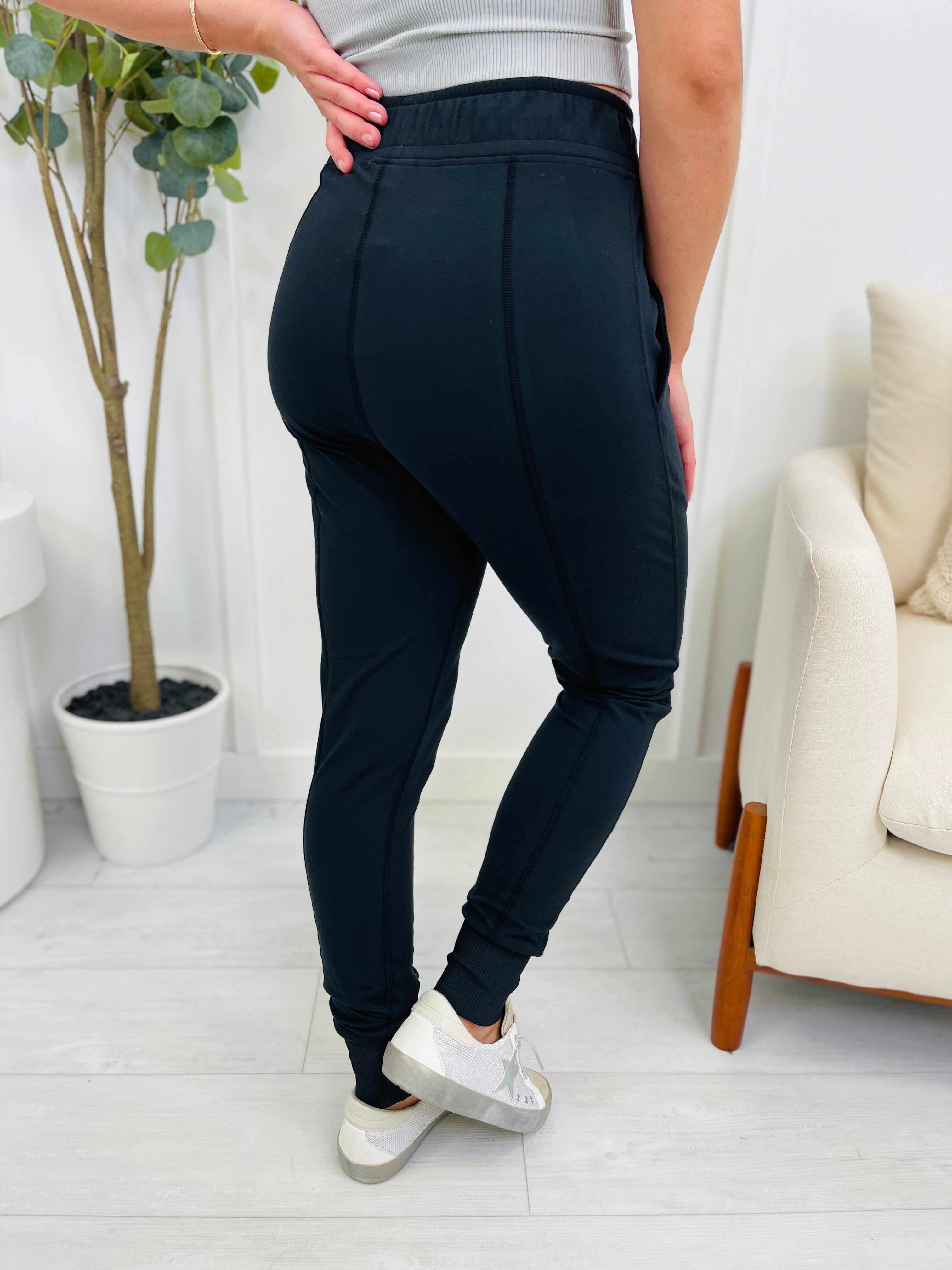 REG/CURVY Made It Here Joggers