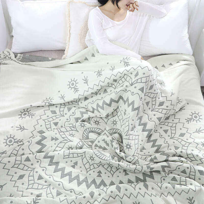 Chic Mandala Reversible Flower Cotton Quilt