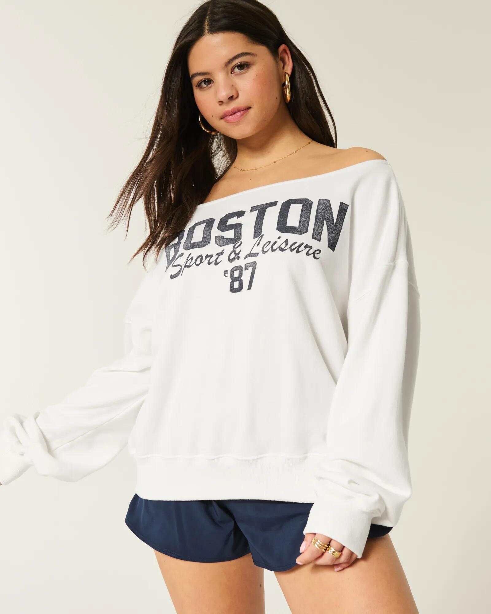 Easy Off-the-Shoulder Connecticut Graphic Sweatshirt