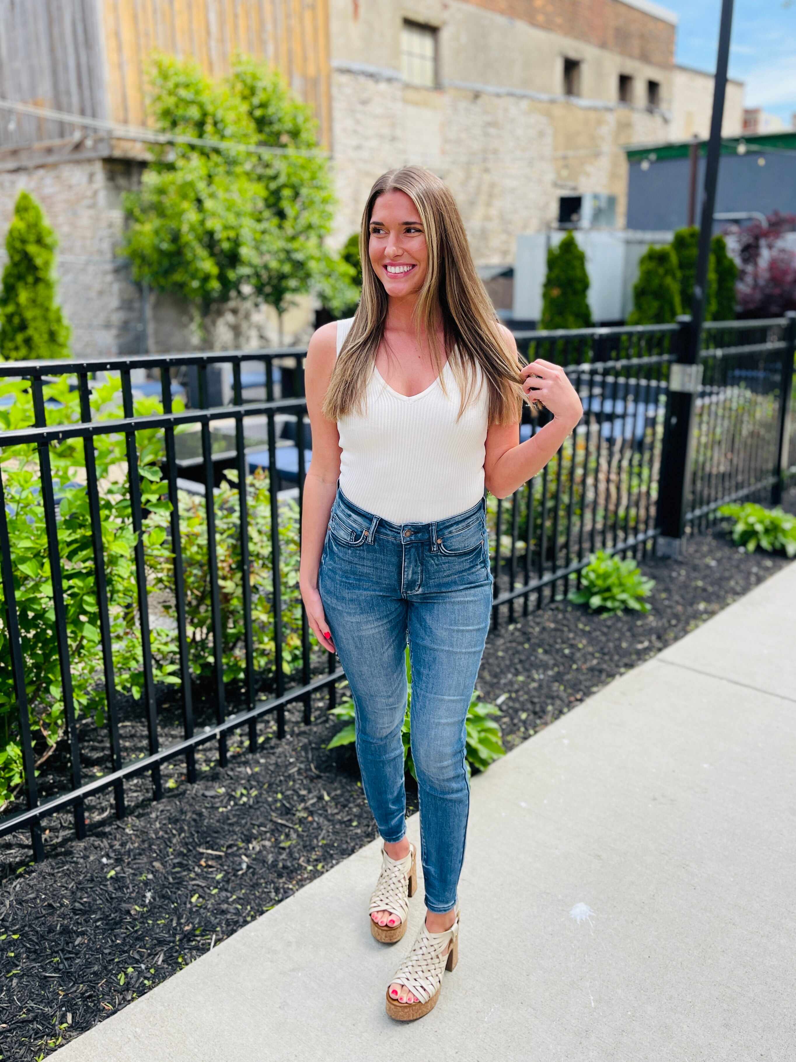 Tummy Control Skinny Jeans in Reg/Curvy Total Infatuation Restock