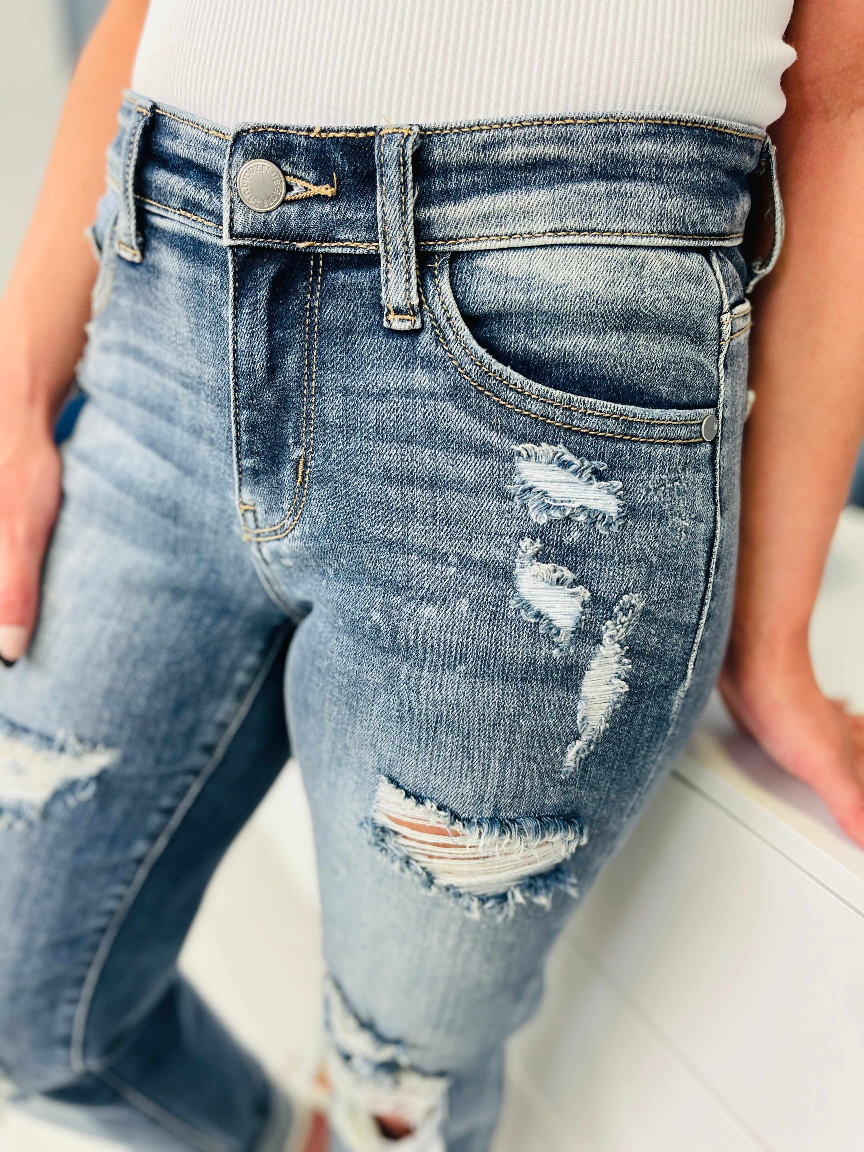 Restock! REG/CURVY Somewhere On a Bleach Mid Rise Boyfriend Jeans
