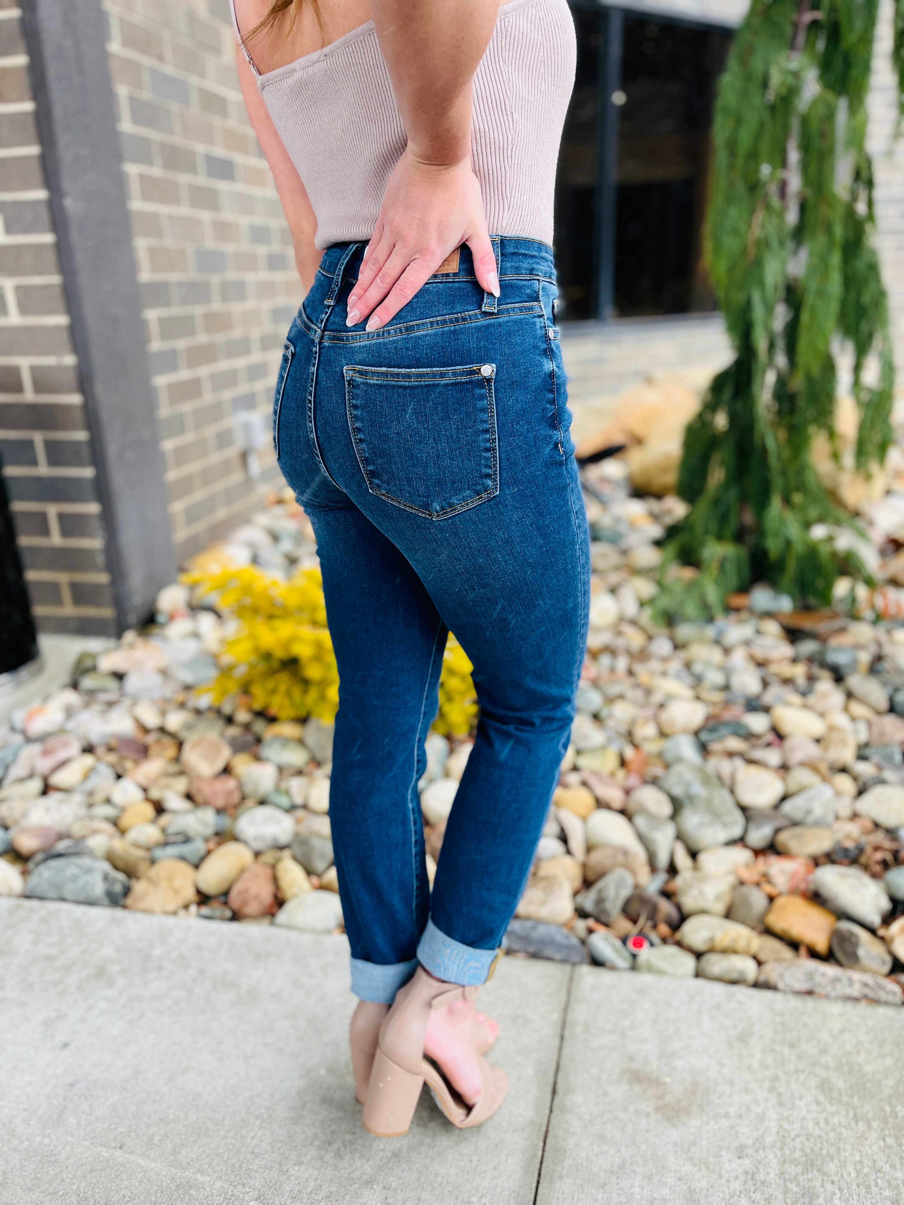 REG/CURVY The Coolest Boyfriend Jeans