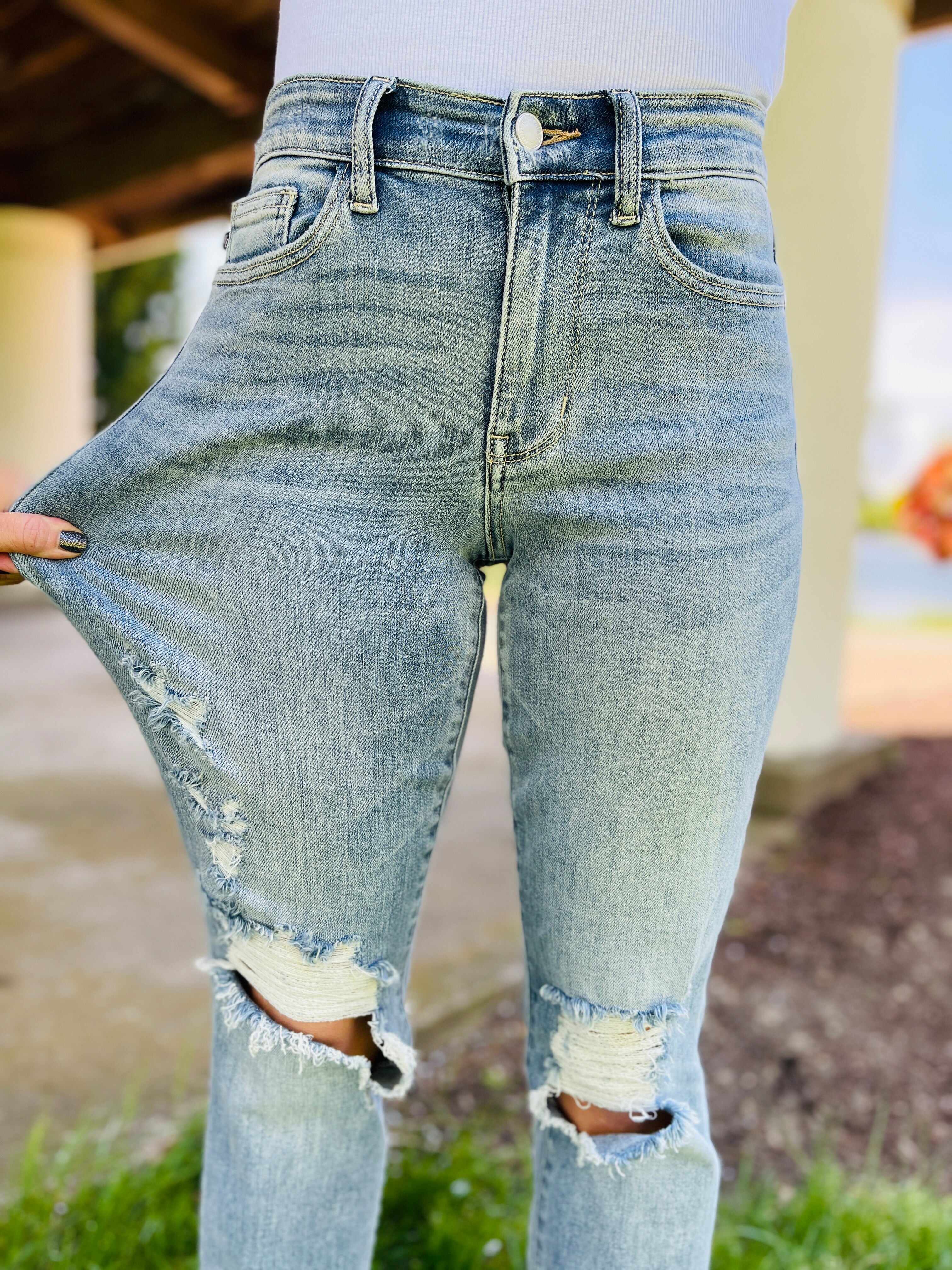 REG/CURVY Always On My Mind Midrise Boyfriend Jeans