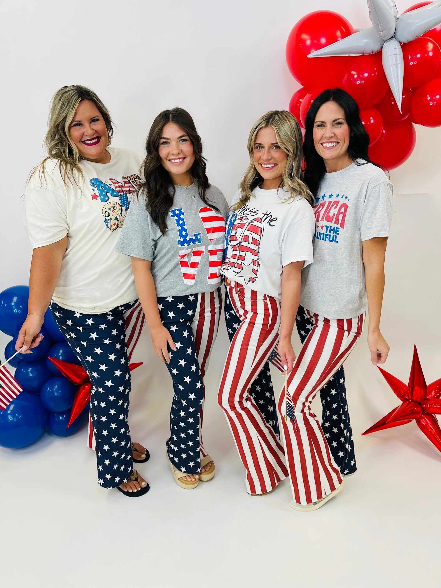 REG/CURVY Star Spangled Babe Flare Jeans