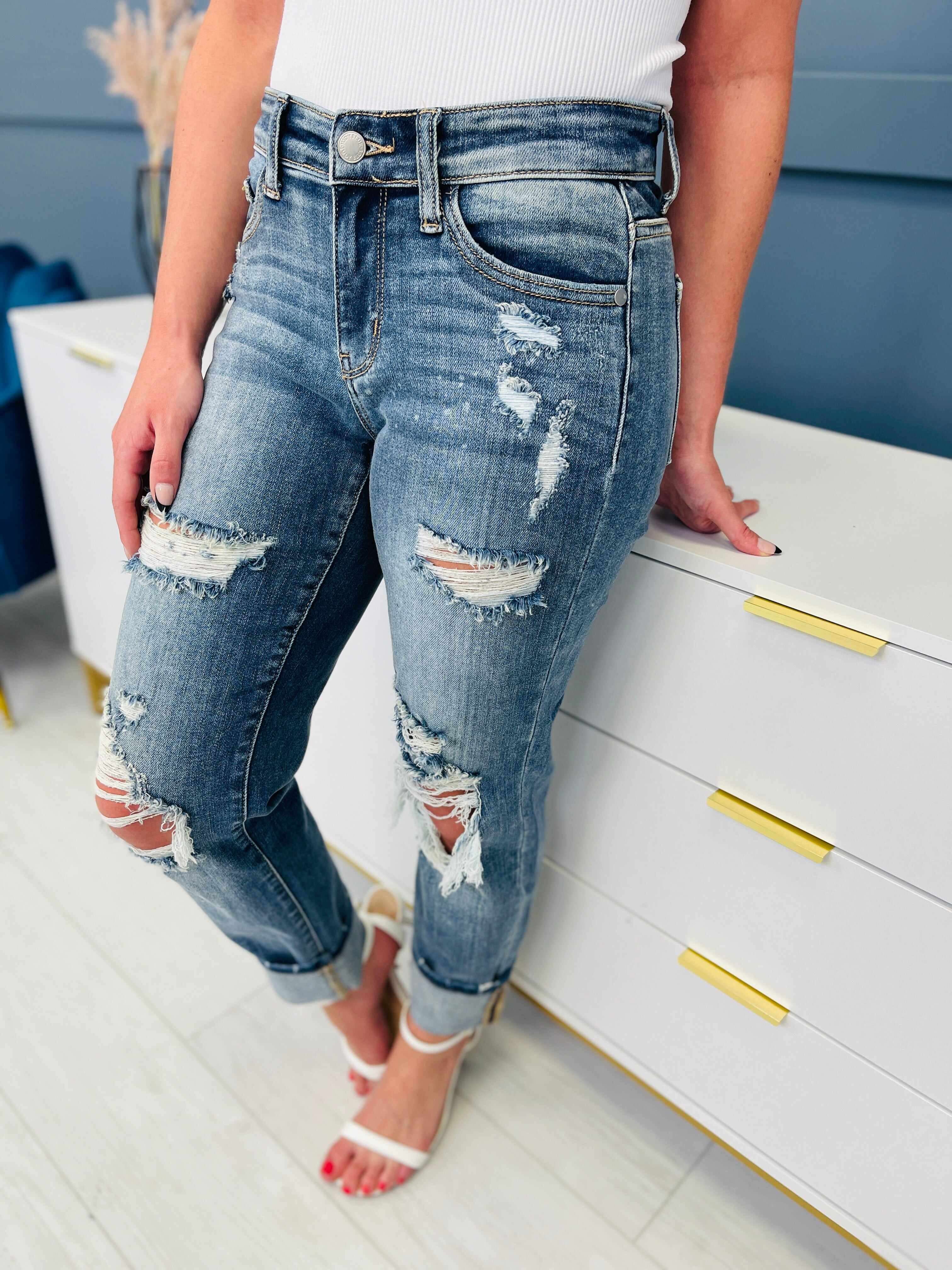 Restock! REG/CURVY Somewhere On a Bleach Mid Rise Boyfriend Jeans