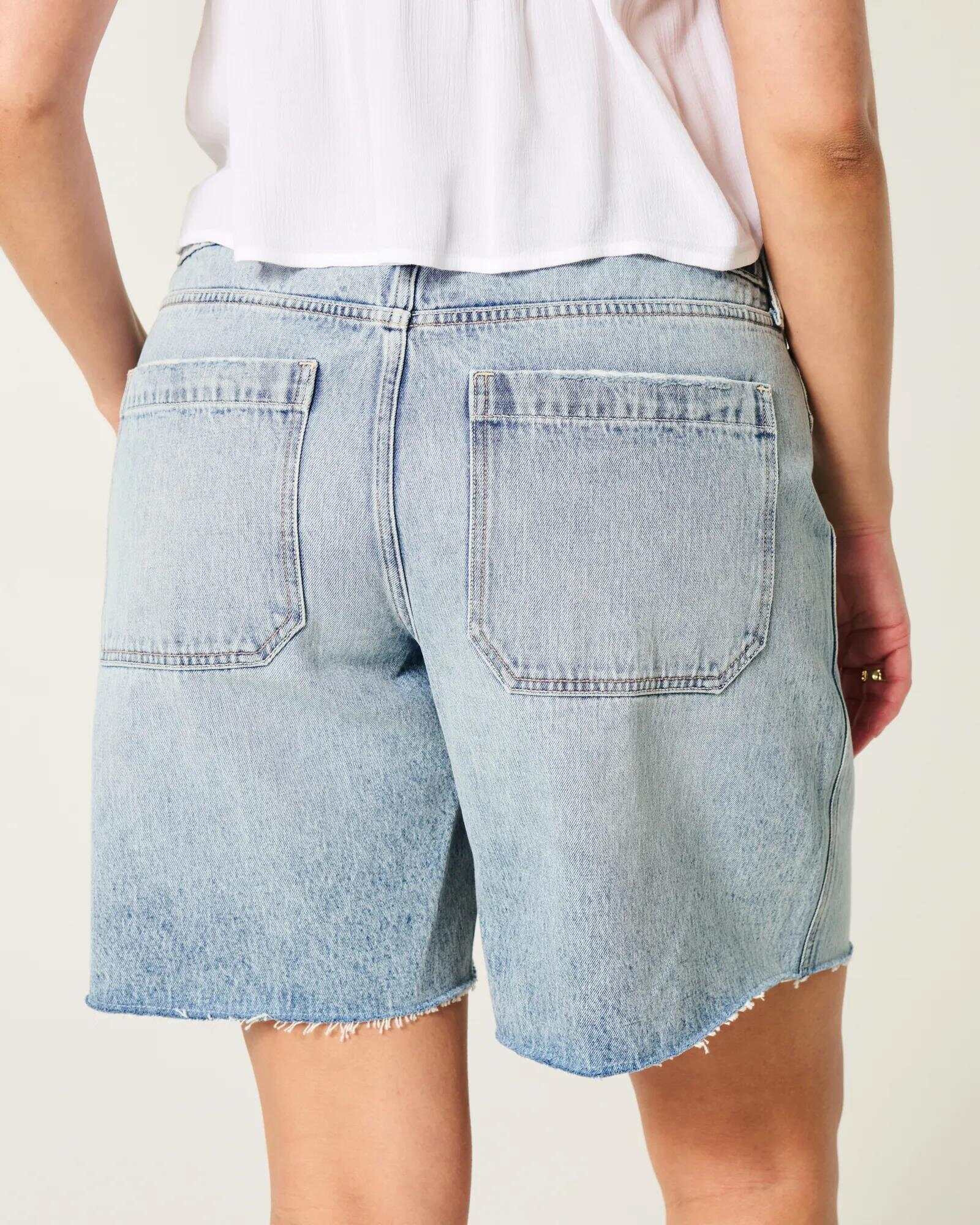 Curvy Low-Rise Washed Black Baggy Jort