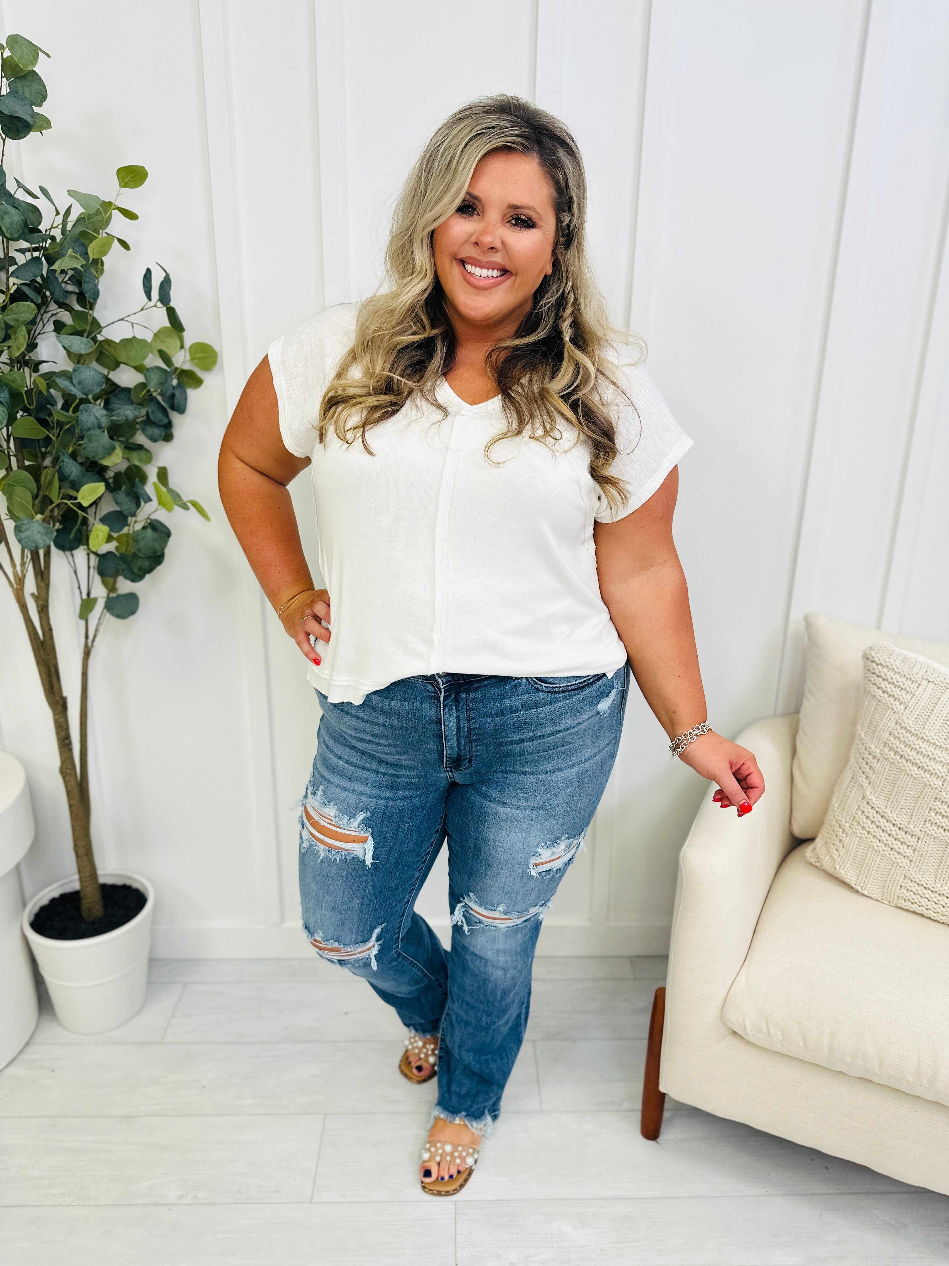 REG/CURVY Get Something Straight Mid Rise Jeans
