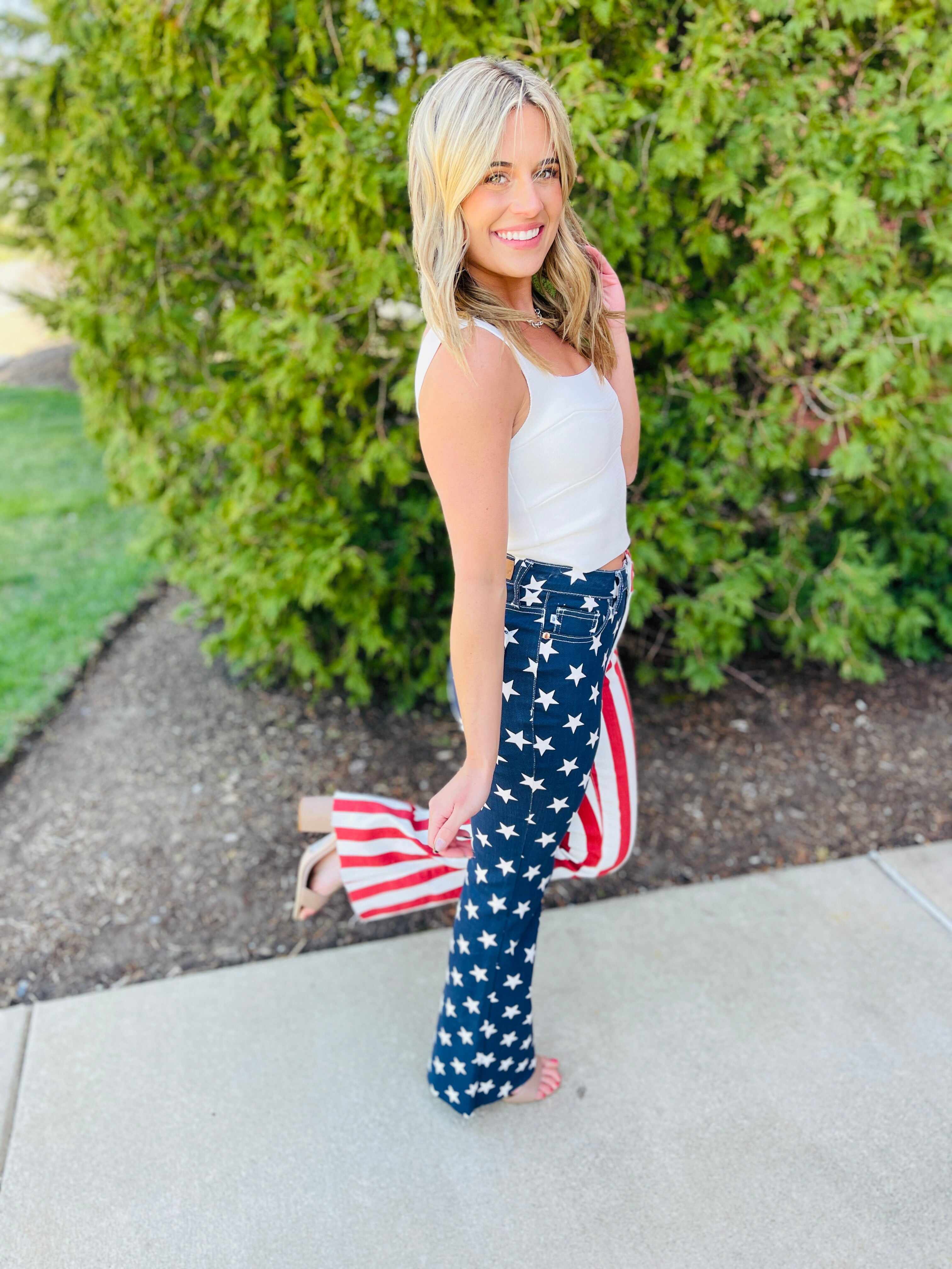 REG/CURVY Star Spangled Babe Flare Jeans