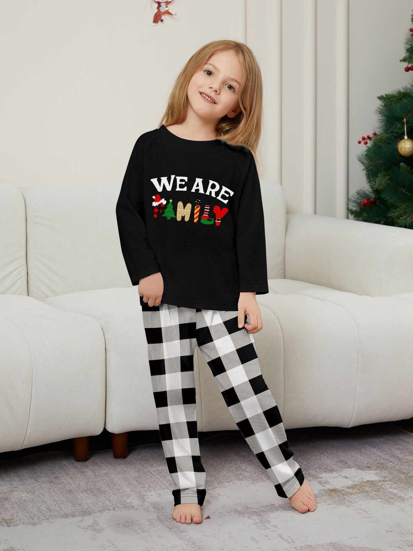 ��We Are Family�� Long Sleeve Monogrammed Plaid Parent-Child Pajamas