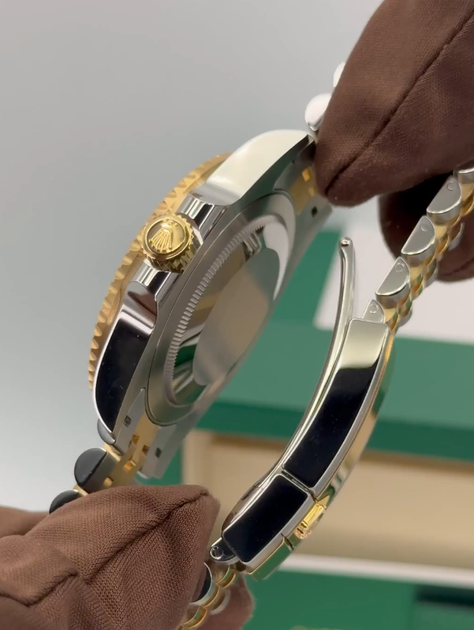 NEW 2026 Rolex GMT-Master II 40mm 126713GRNR Two-Tone Jubilee