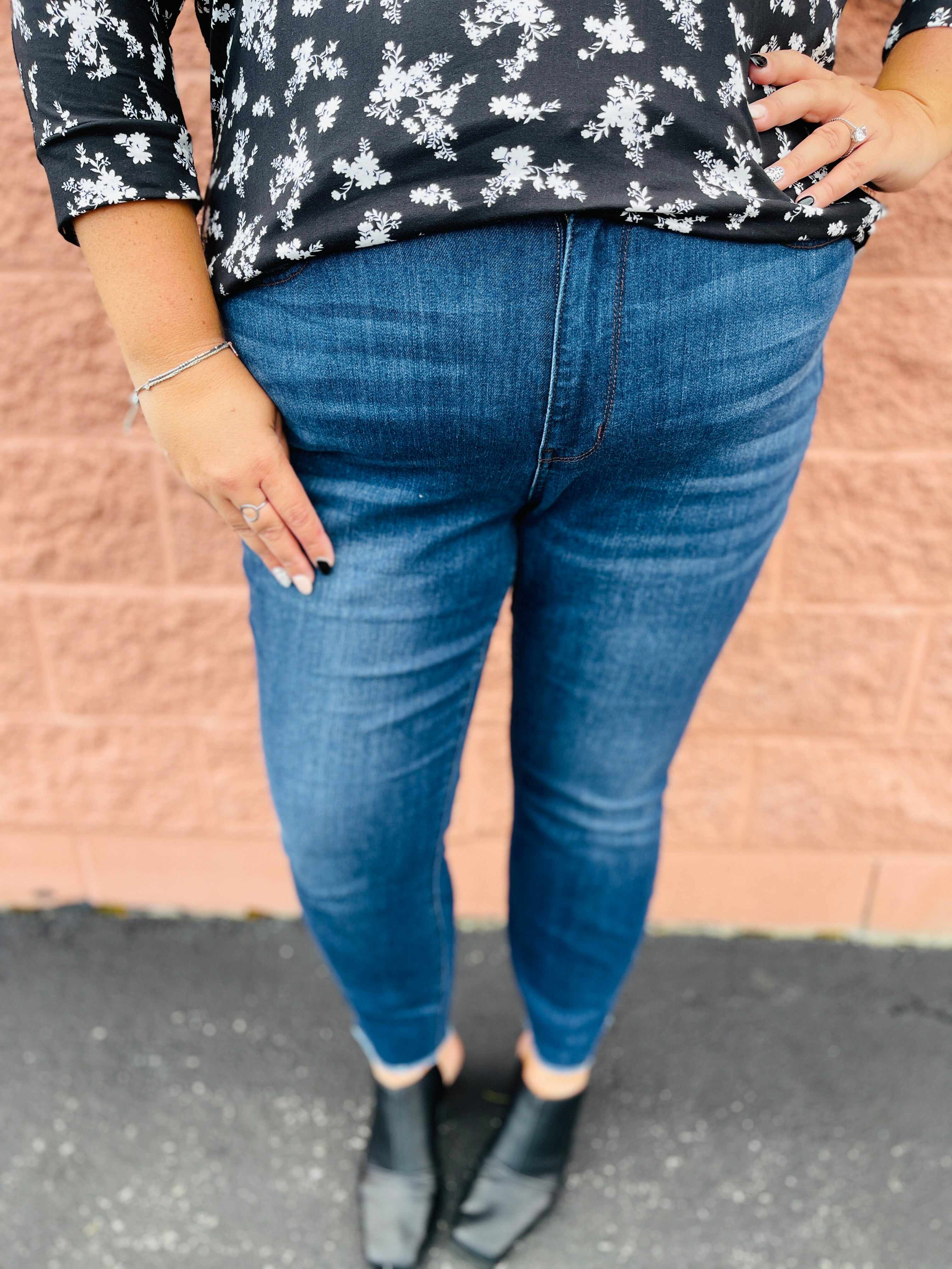 Plus/Reg Always On Your Side Slit Skinny Jeans
