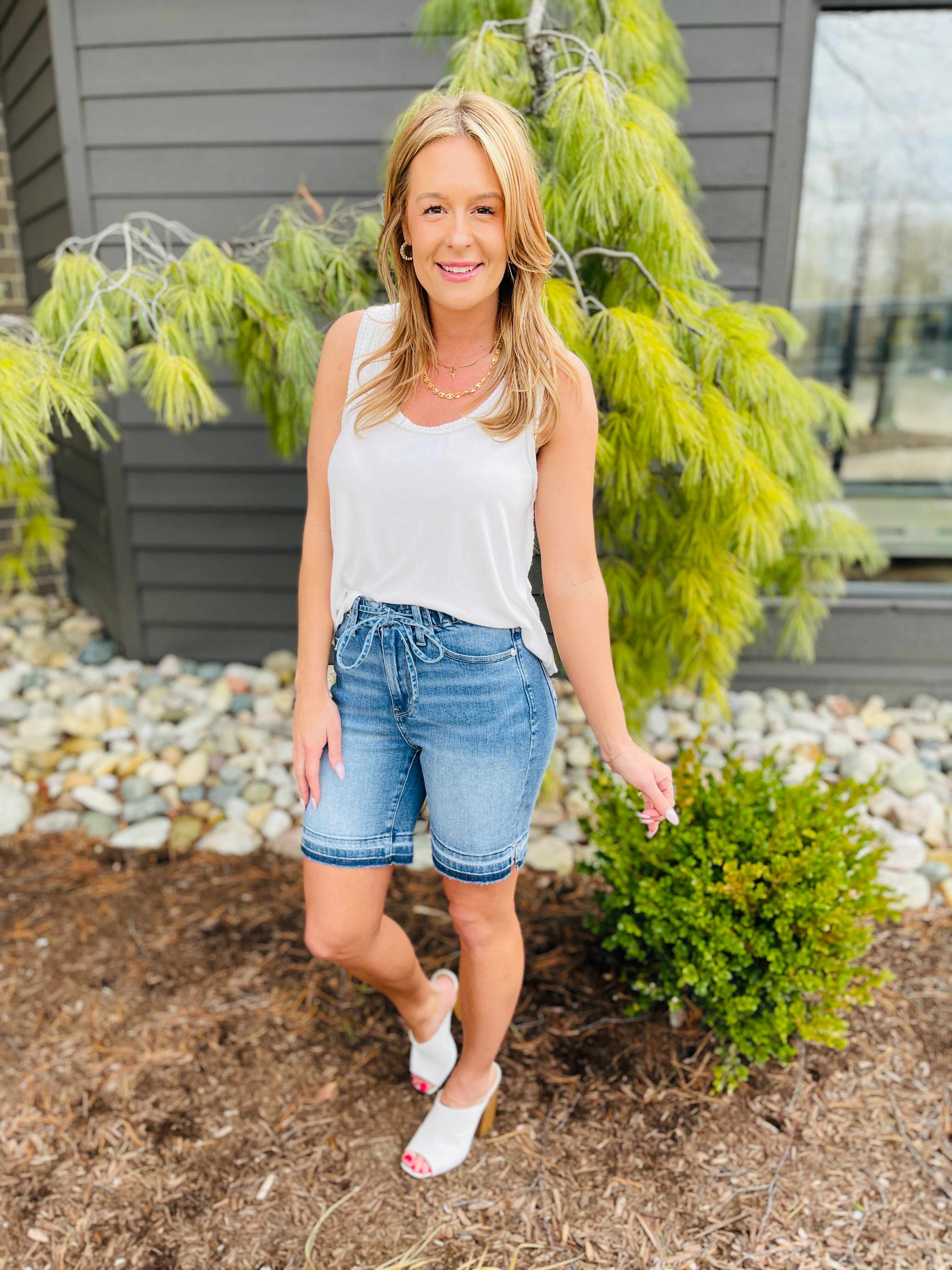 REG/CURVY Ray of Sunshine Shorts